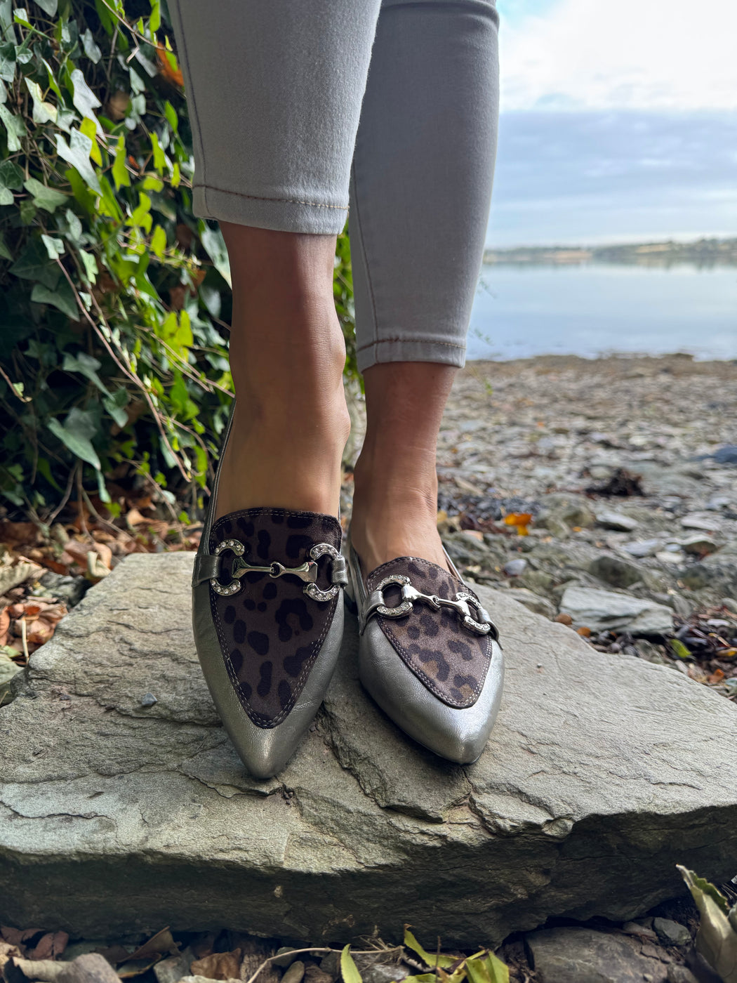 Dalat one Silver cheetah pointed loafer