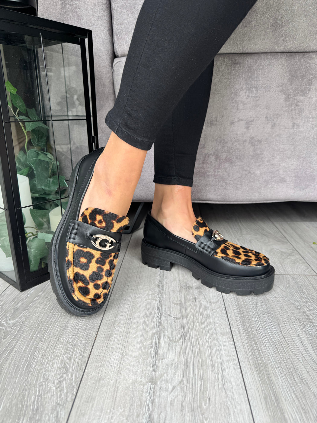 Guess black animal print loafer FLTYK2LEP14