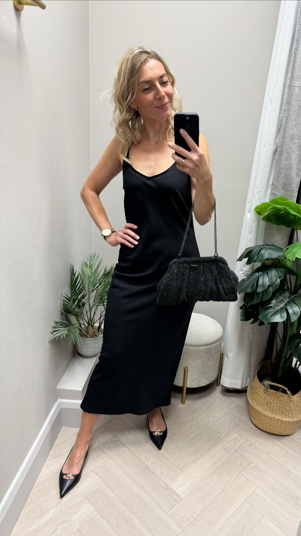 SIENNA MIDAXI DRESS IN BLACK