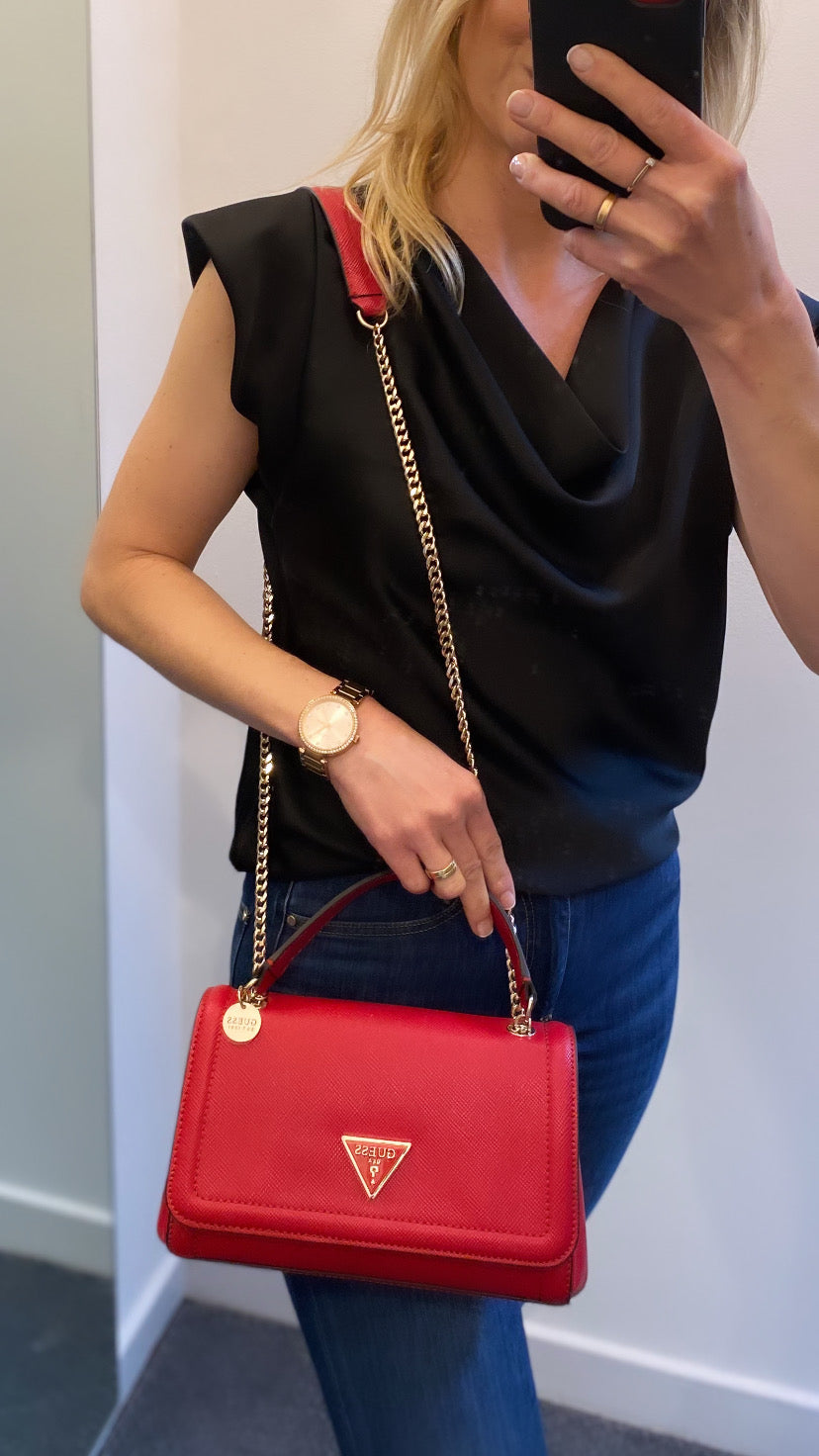 Red bag guess sale