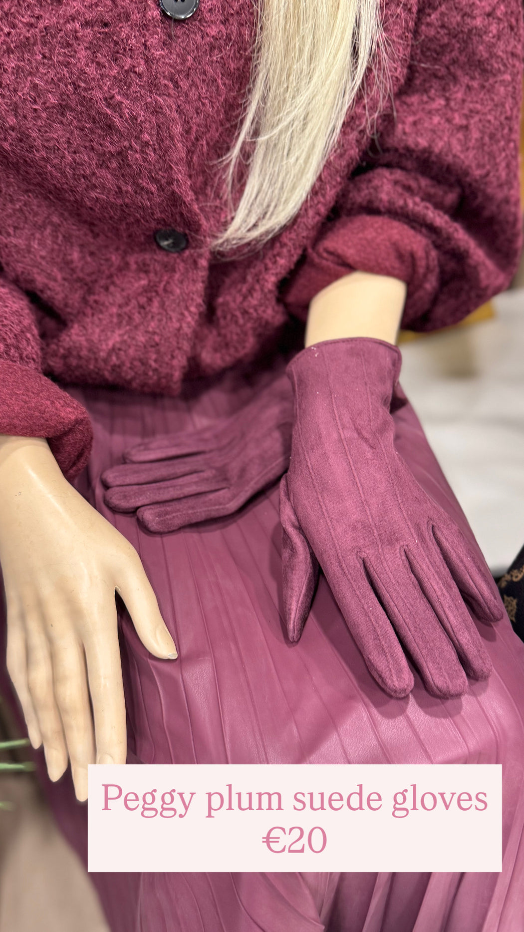 Peggy plum suede gloves