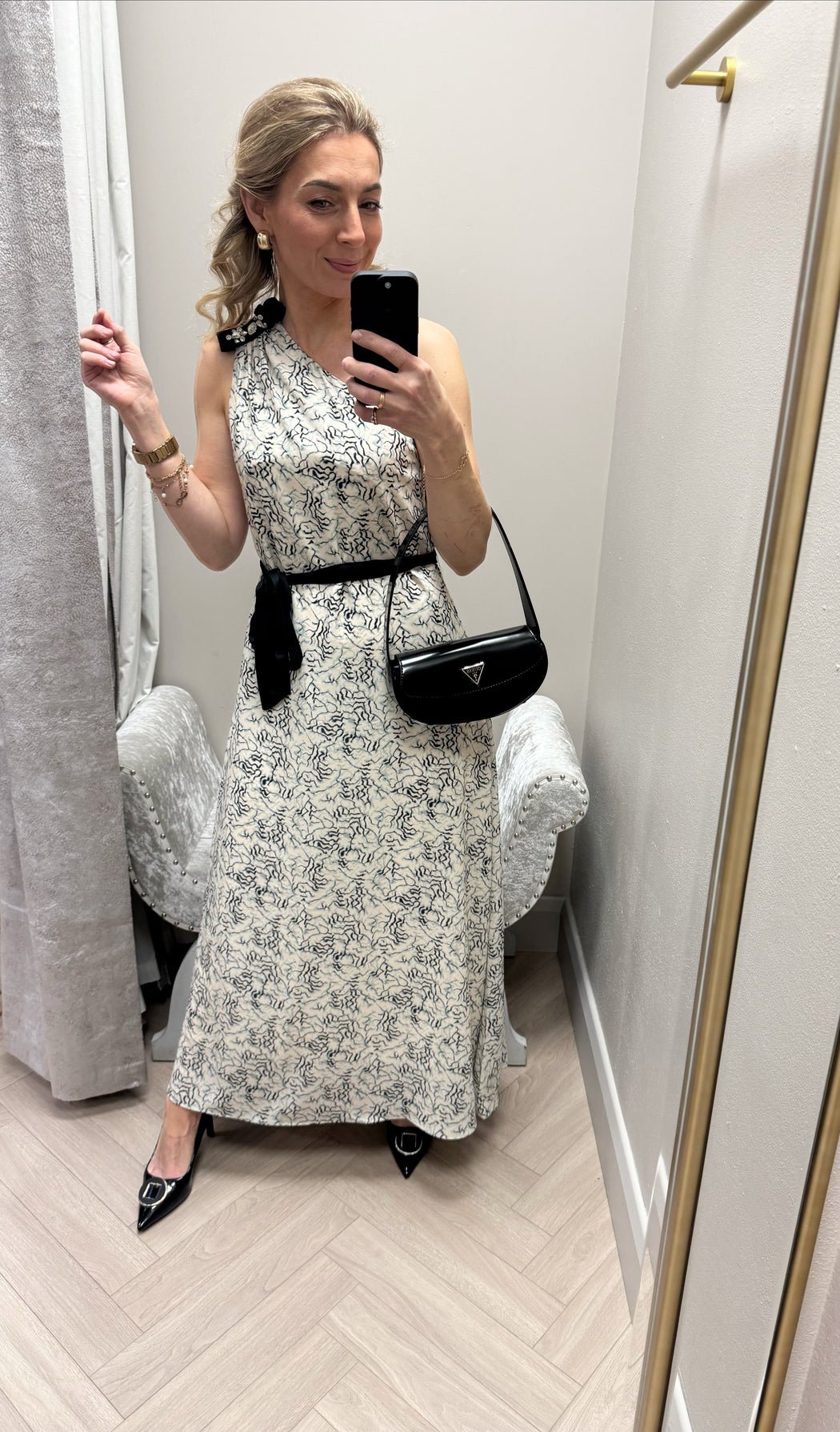 Kream beige black one shoulder dress