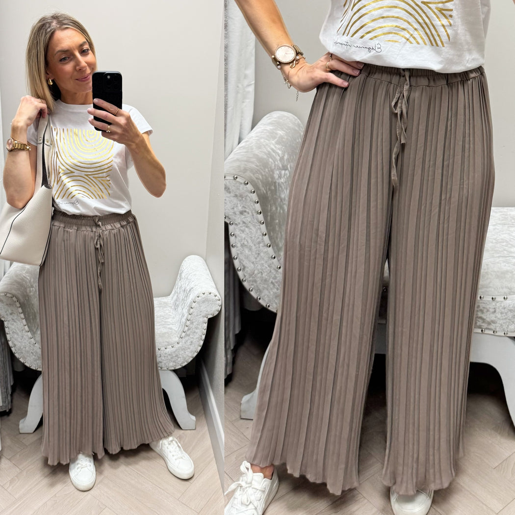 Kiss mocha pleated elasticated trousers