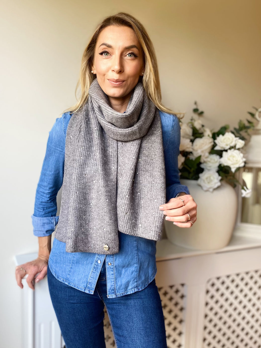 Guess grey diamondé scarf