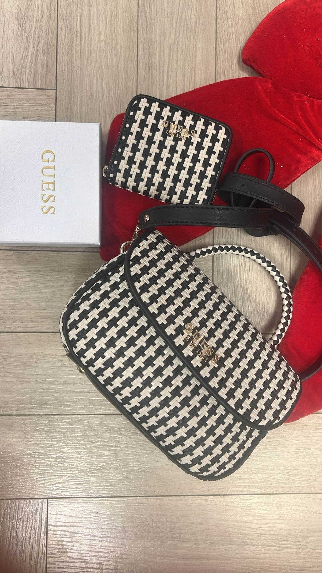 Guess mirema black wallet wg9631137