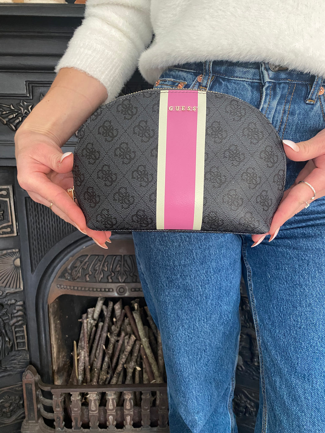 Guess pink black vanity case