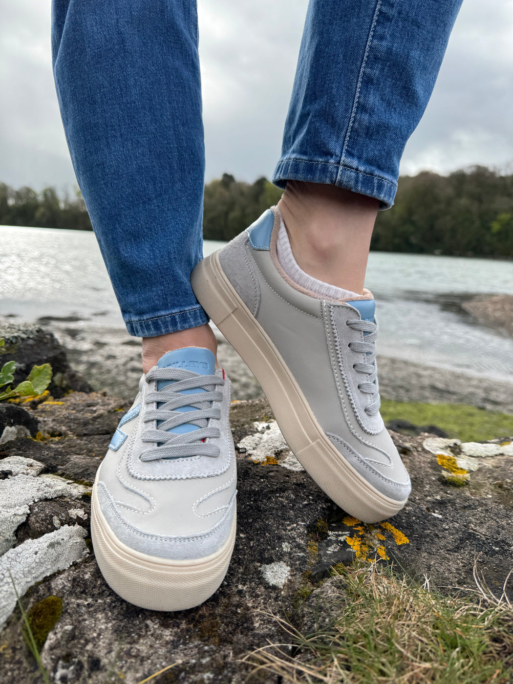 Eighty Chalky Blue Runners