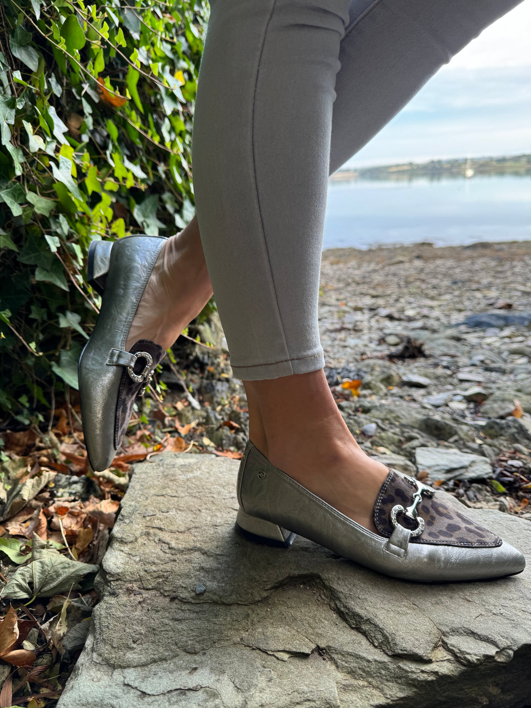 Dalat one Silver cheetah pointed loafer