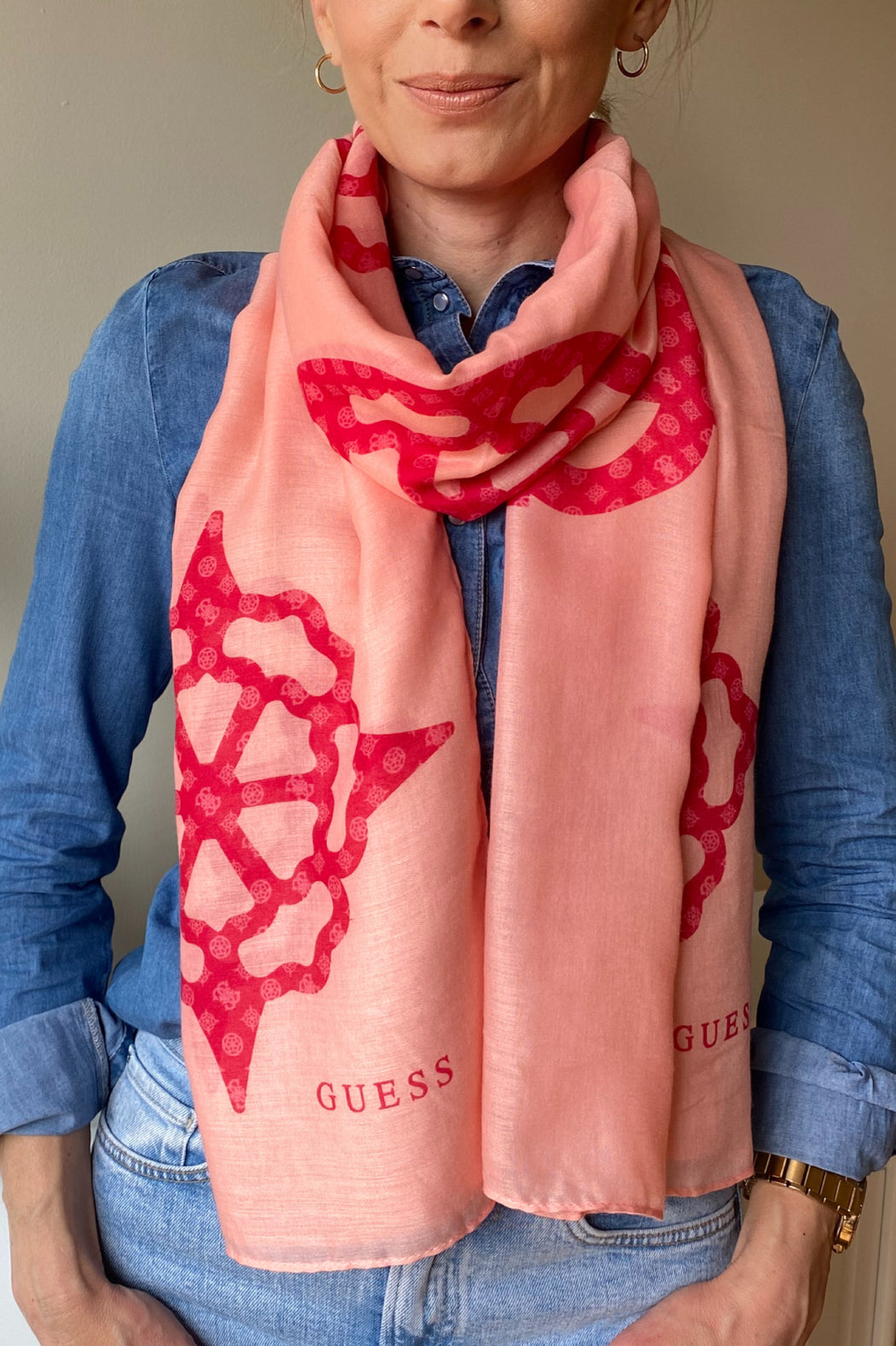 Guess pink scarf hotsell