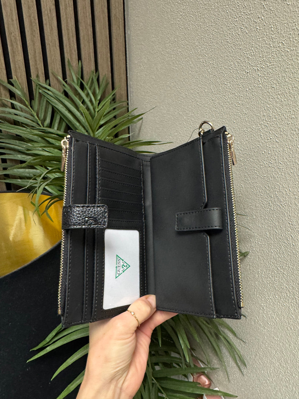 Guess PD9888157 BLACK LOGO
CRESIDIA II SLG wallet