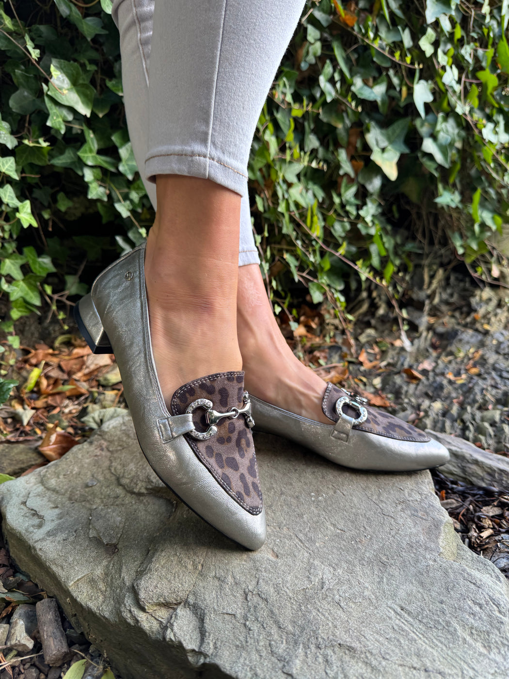Dalat one Silver cheetah pointed loafer