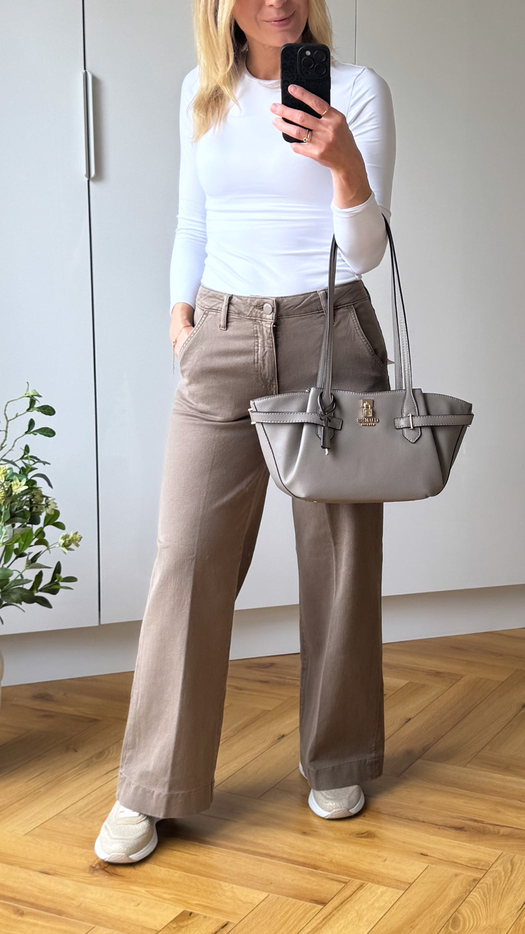 Guess dark taupe yesba BG783308
