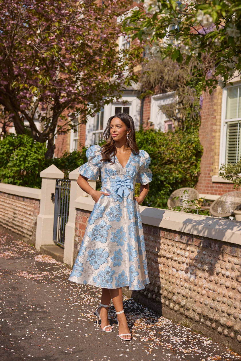 CALLIE 8th sign. METALLIC PUFF SLEEVE MIDI DRESS - PALE BLUE