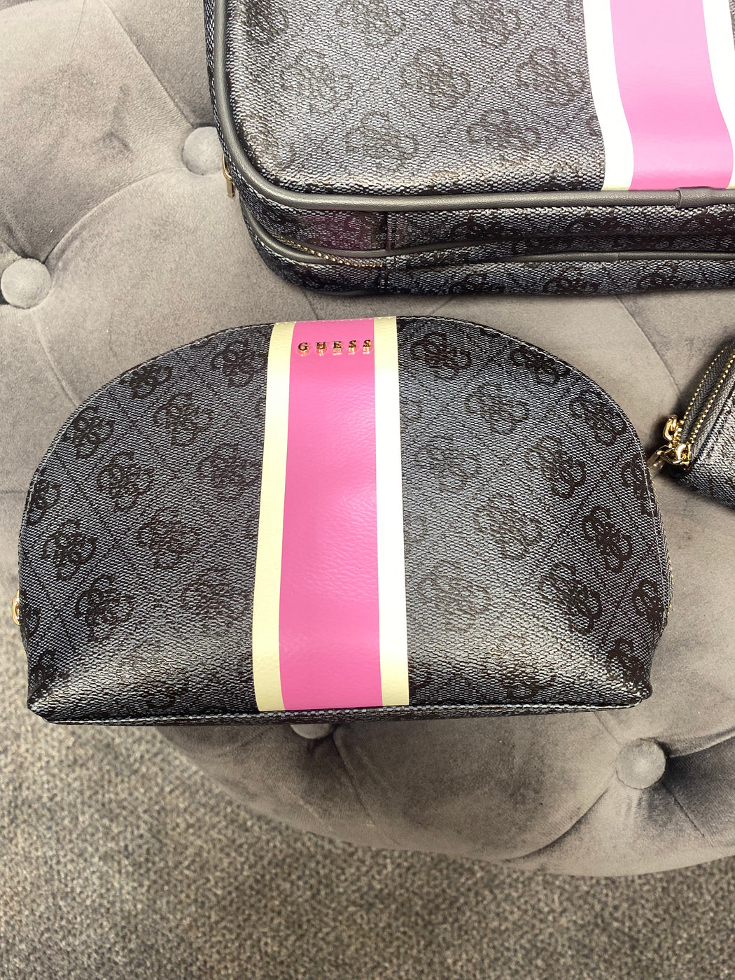 Guess pink black vanity case