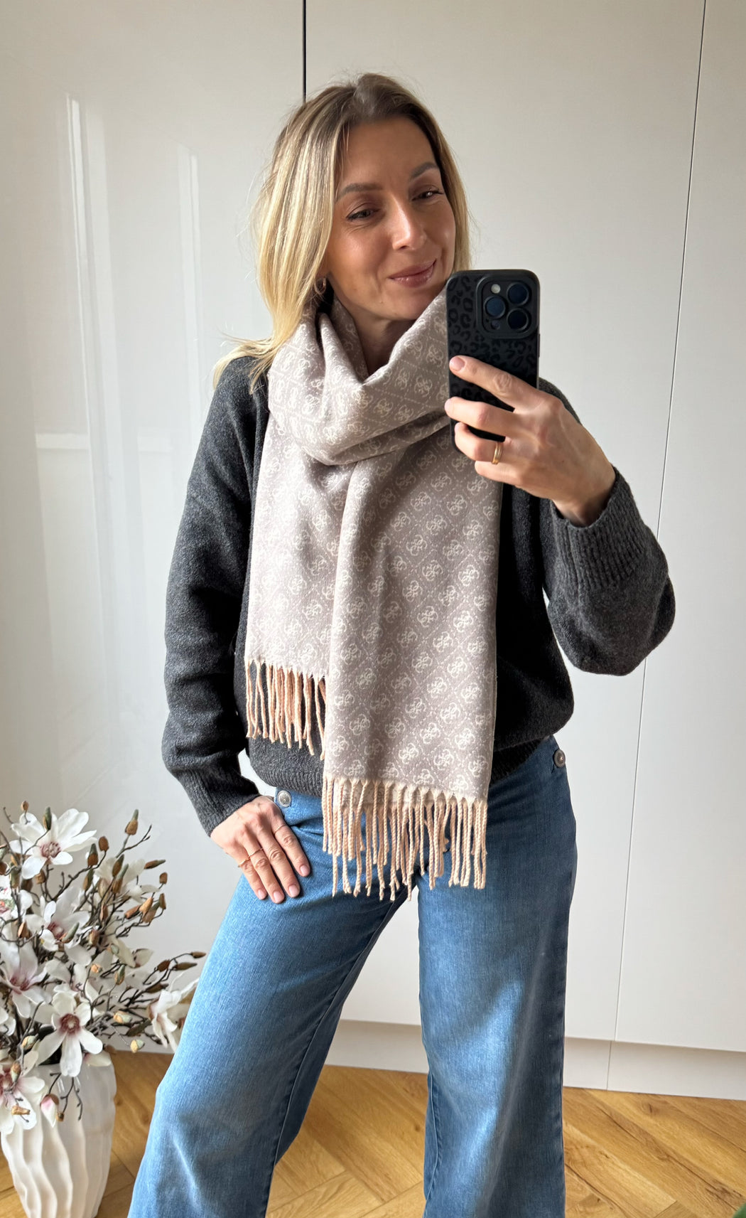 Guess grey/beige scarf AW5423POL03 - GRY