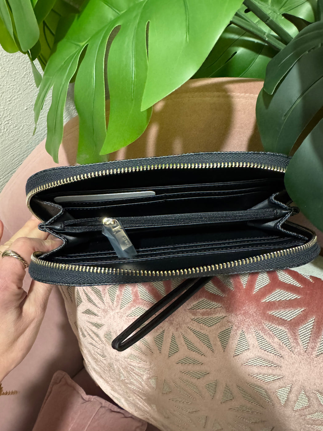 Guess latona Travel wallet HB9211146 COAL LOGO