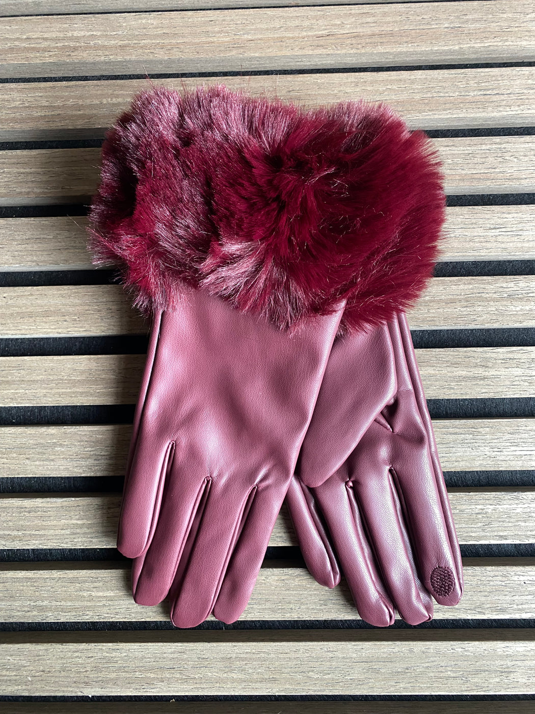 Ruby faux leather gloves