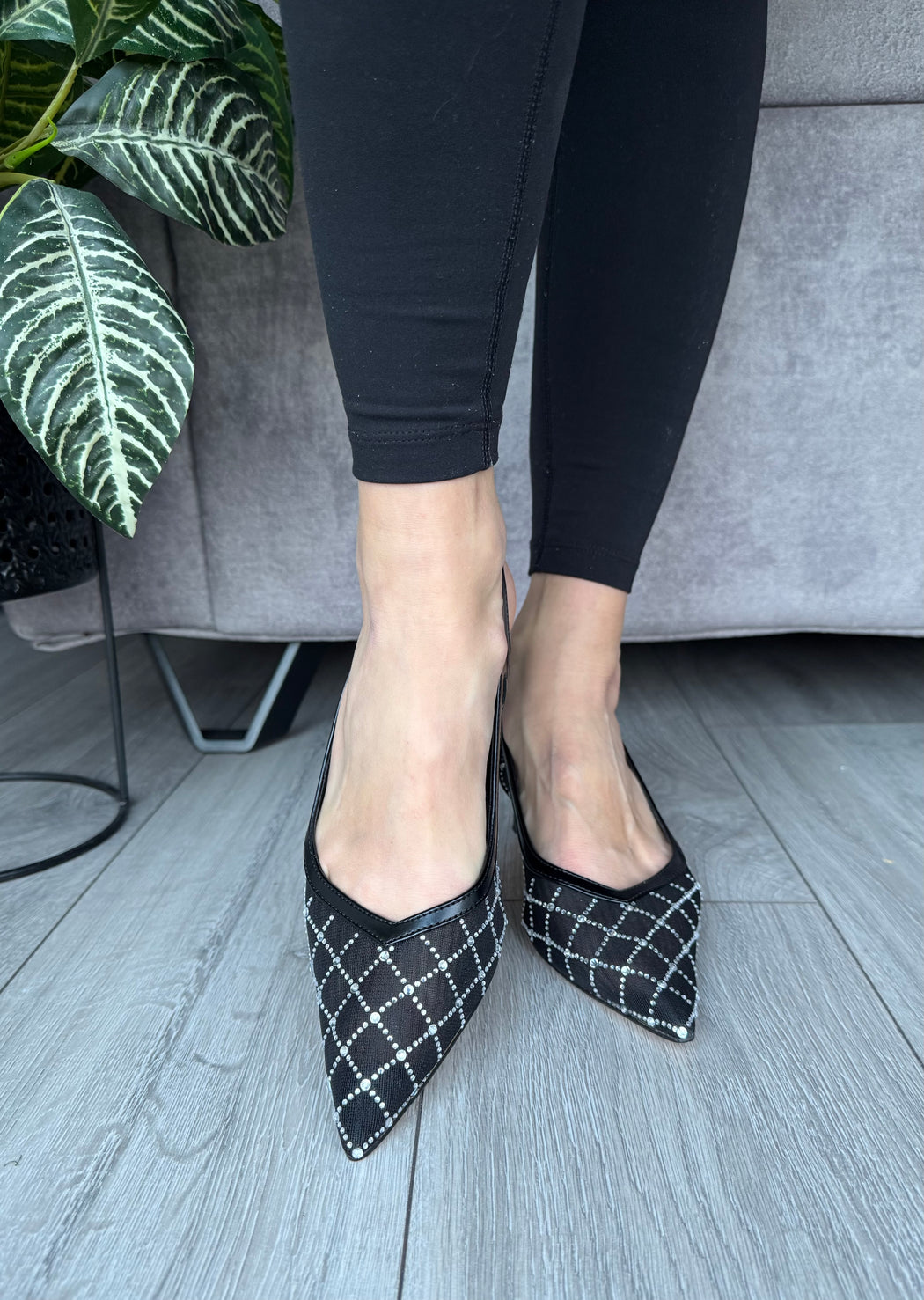 Kilda beach black jewels