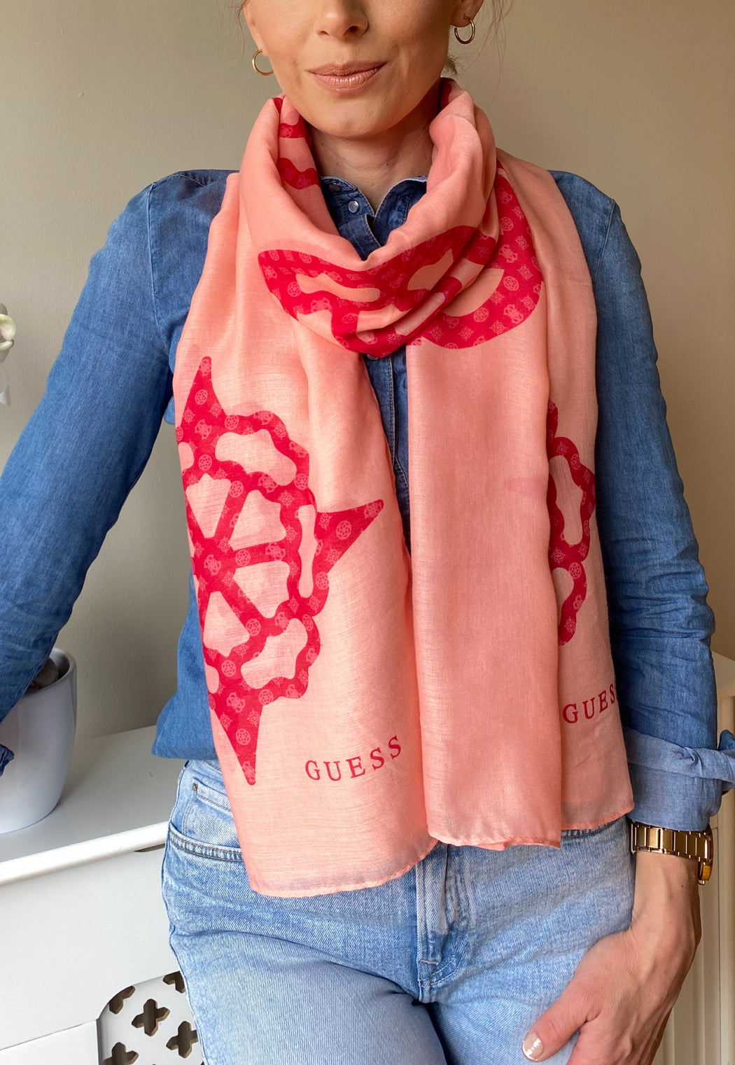 Guess pink scarf aw5133POL03