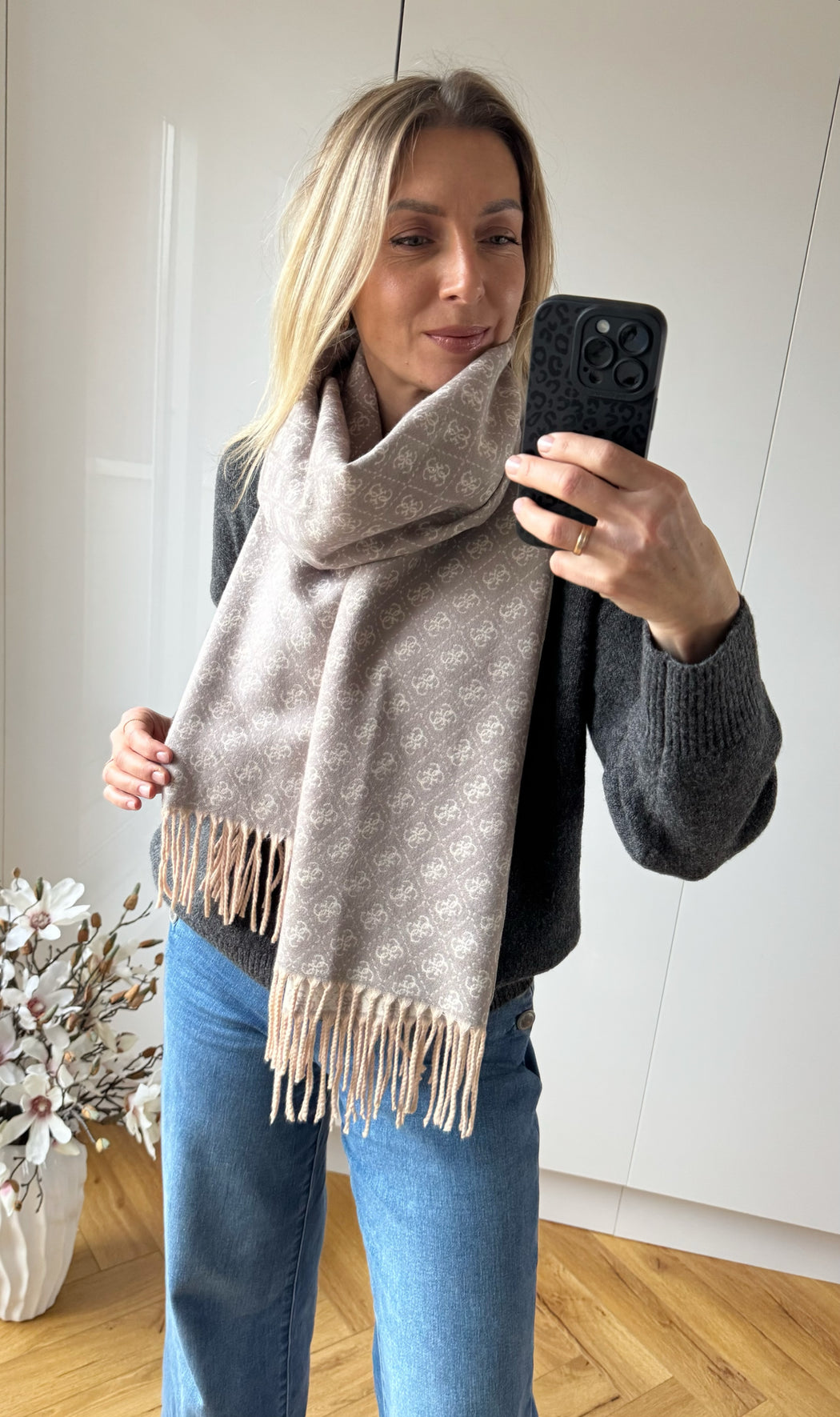 Guess grey/beige scarf AW5423POL03 - GRY