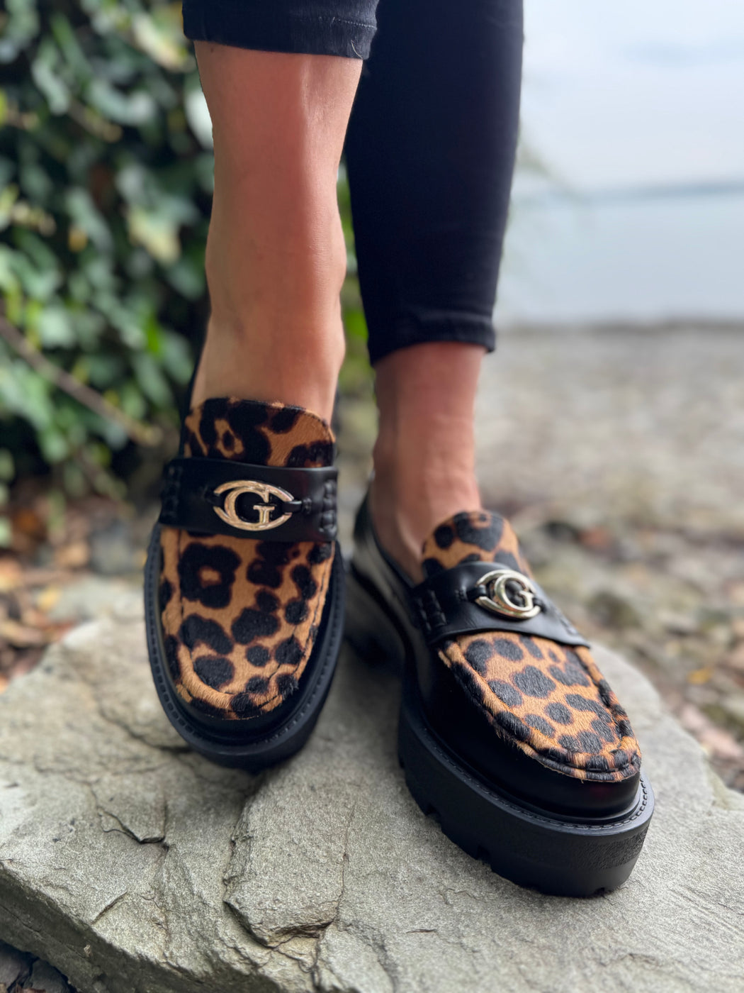 Guess black animal print loafer FLTYK2LEP14