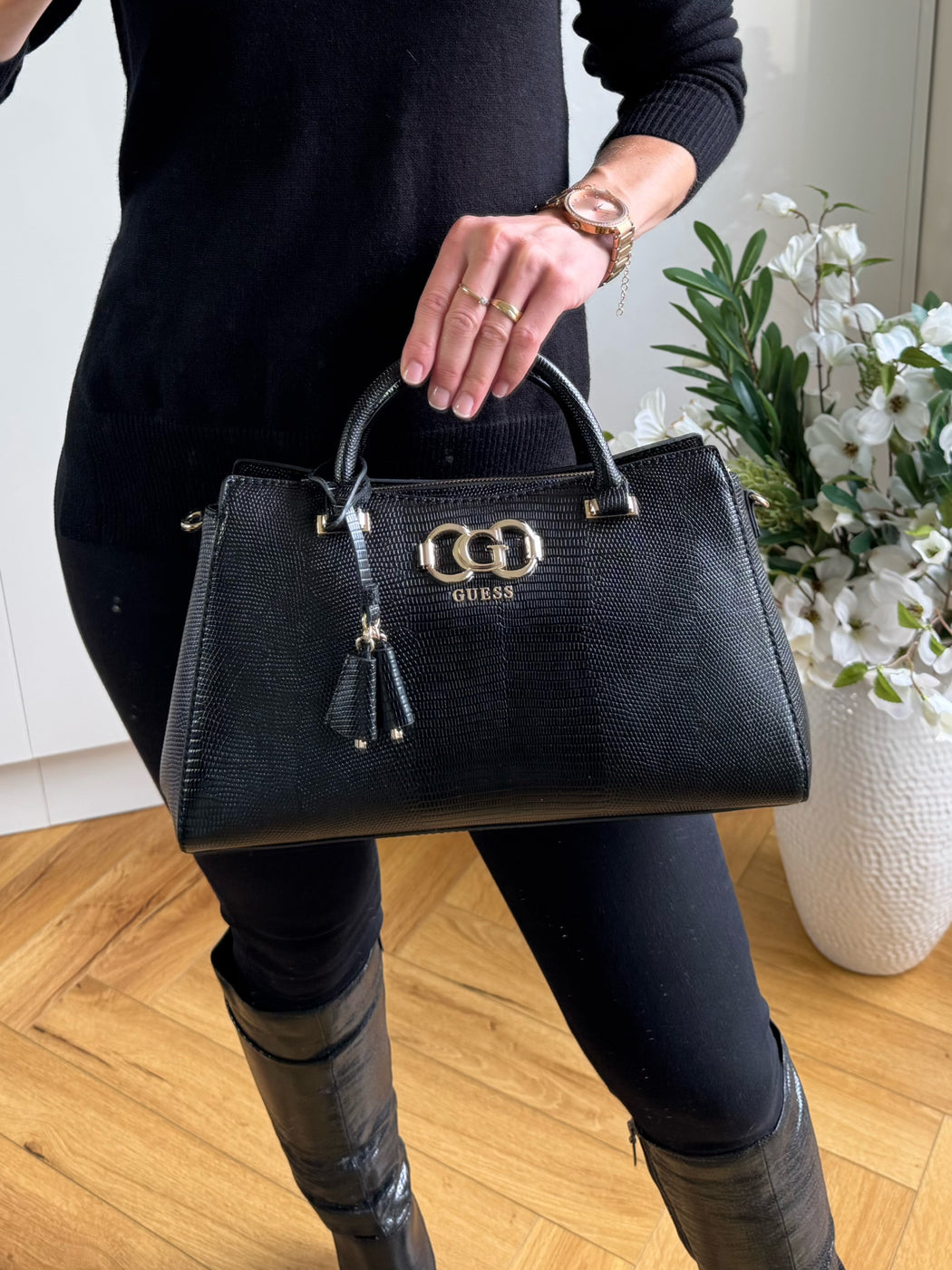 Black guess Salinge Satchel Bag kg962406