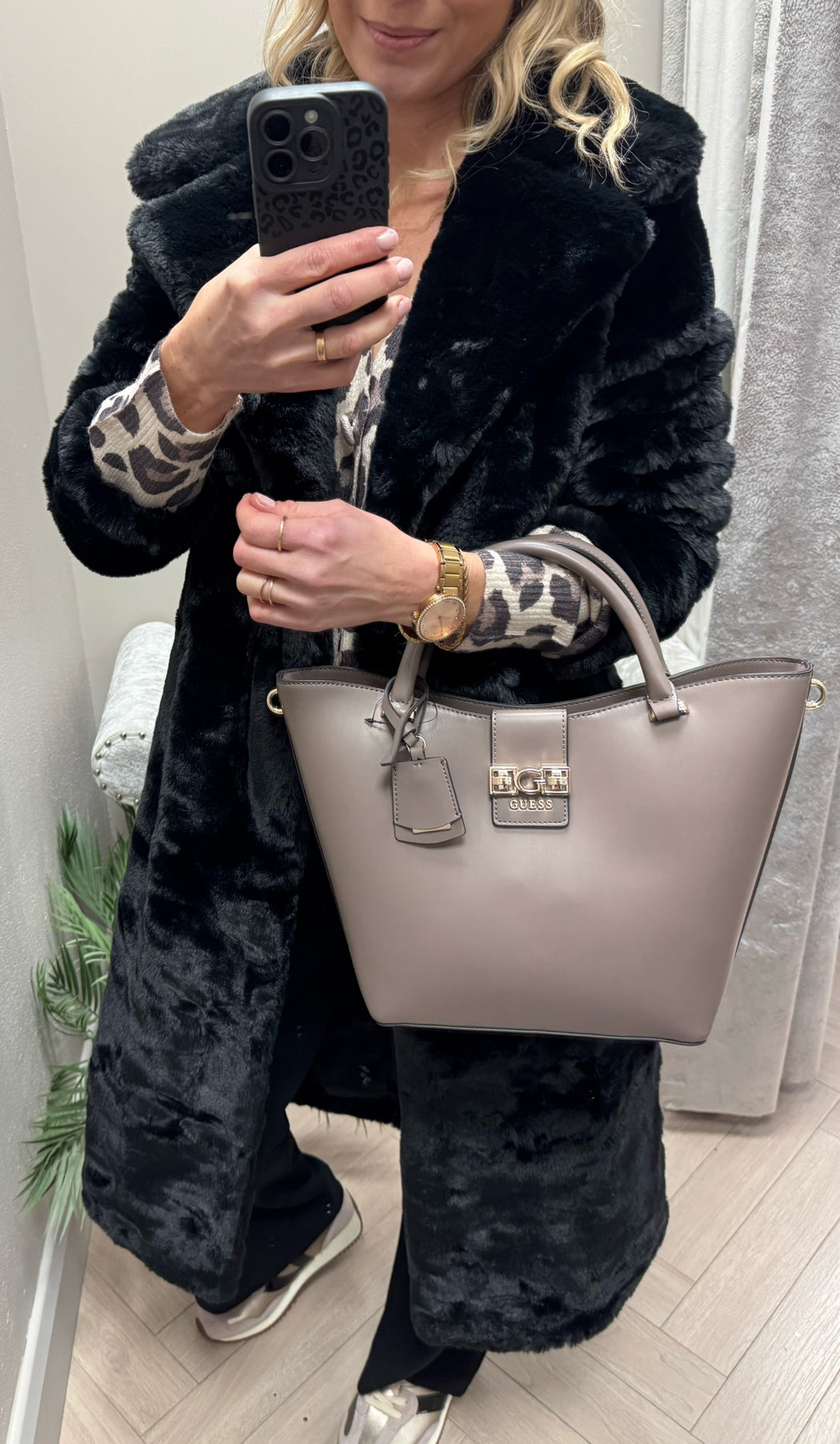 Guess bag VG989122
DARK TAUPE JANE