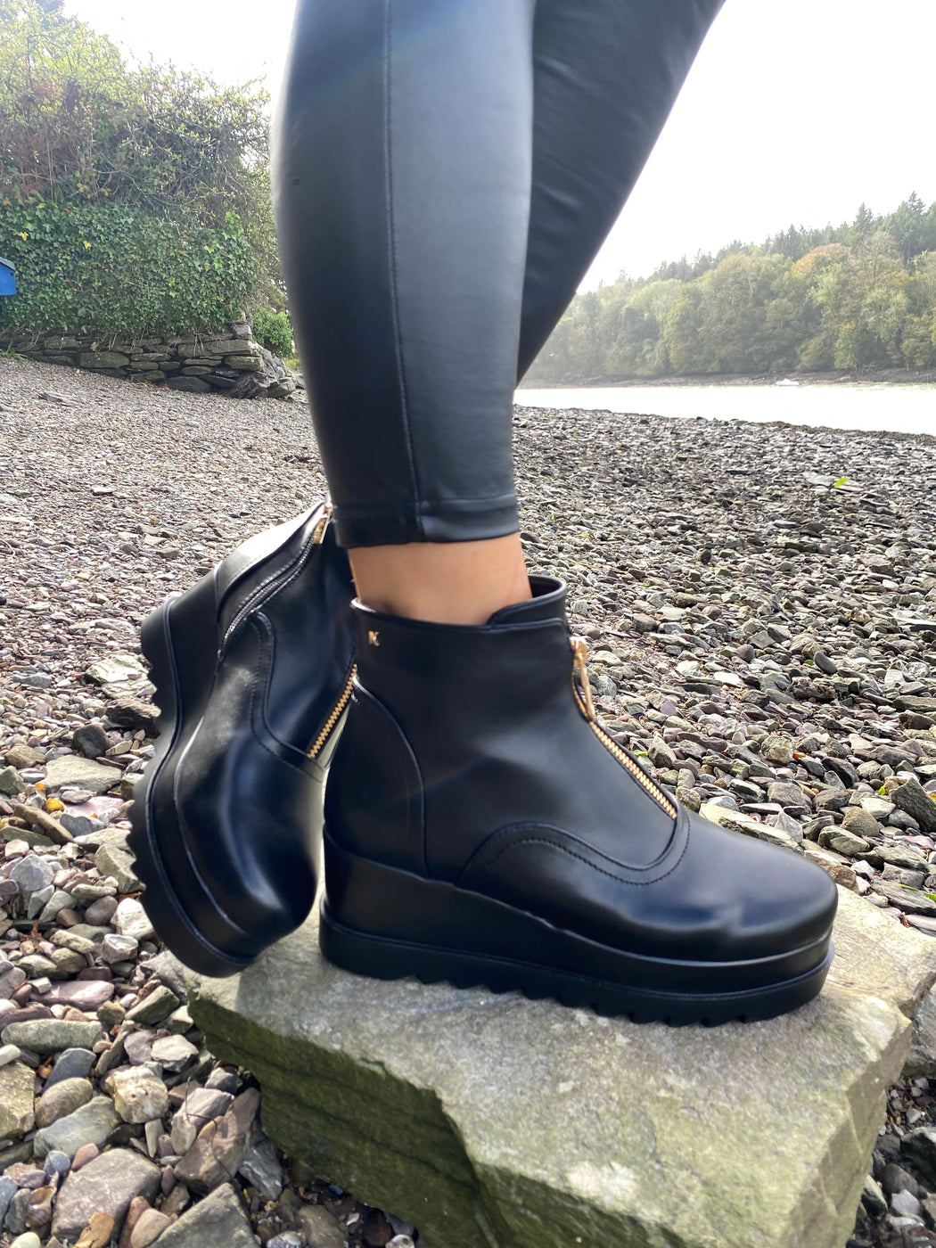 Portaferry black boots