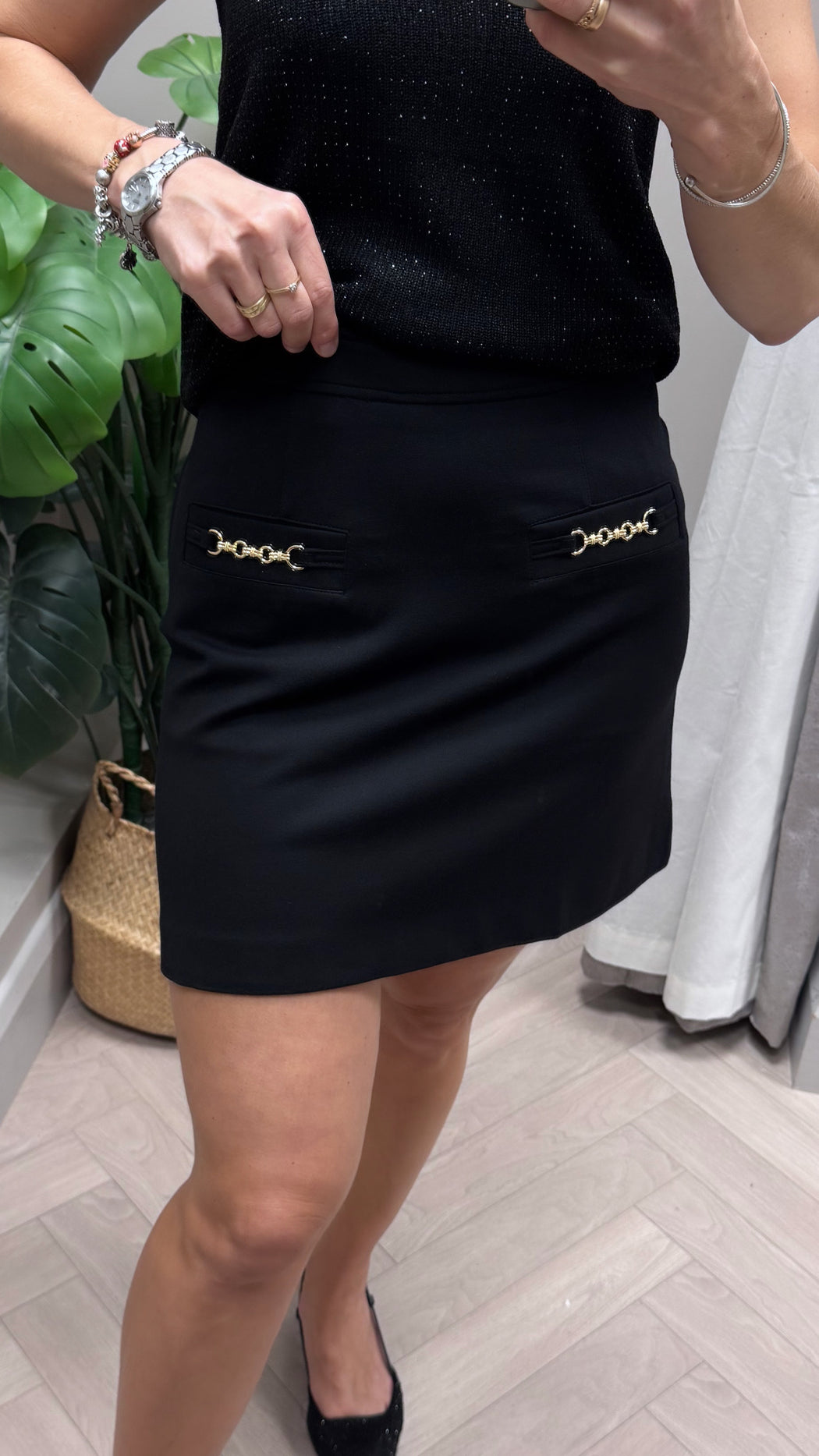 Guess Wanda Chain Mini Skirt W6BD23K6219
