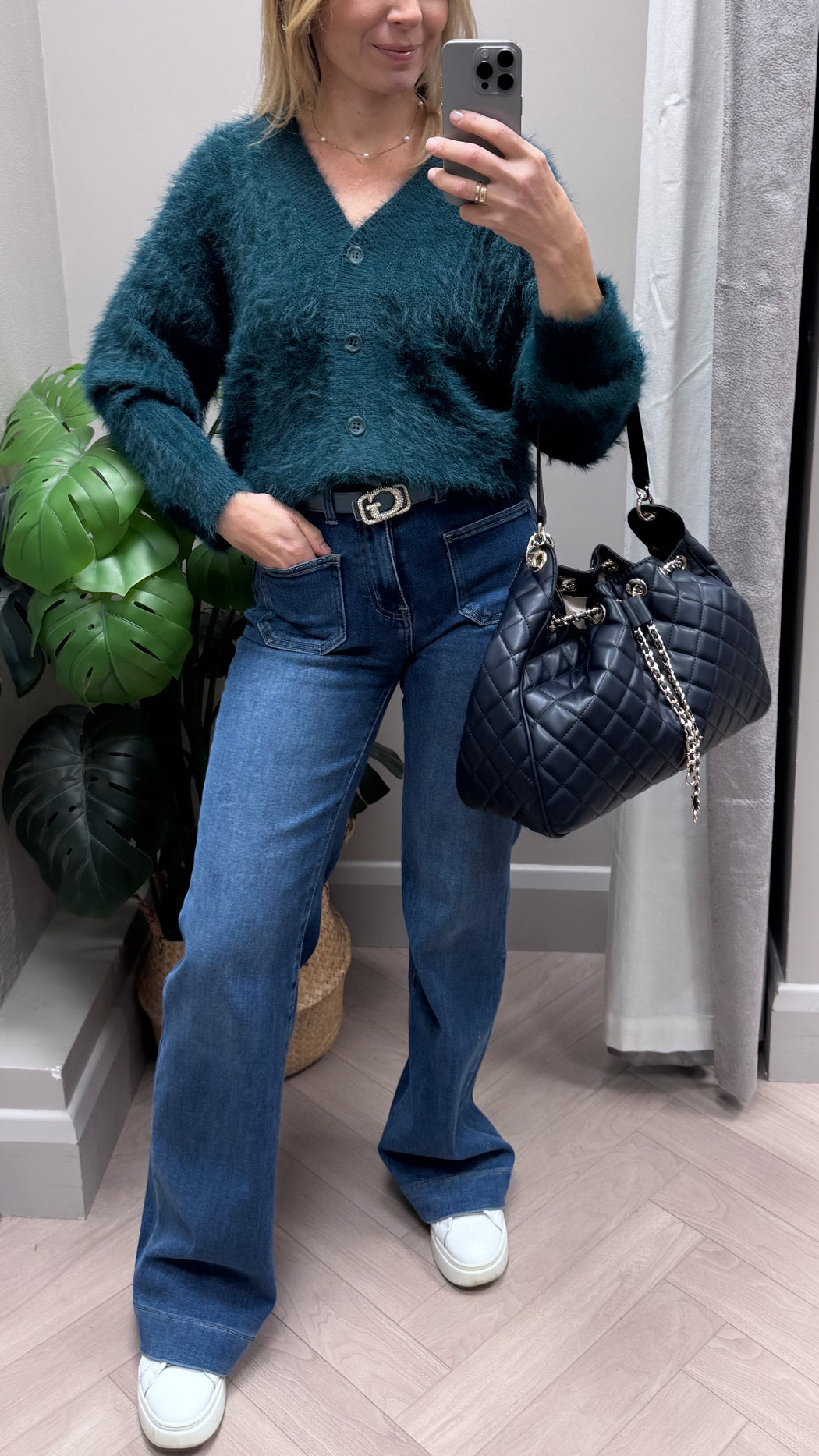 Guess Midnight JULIET Bag. QG245601