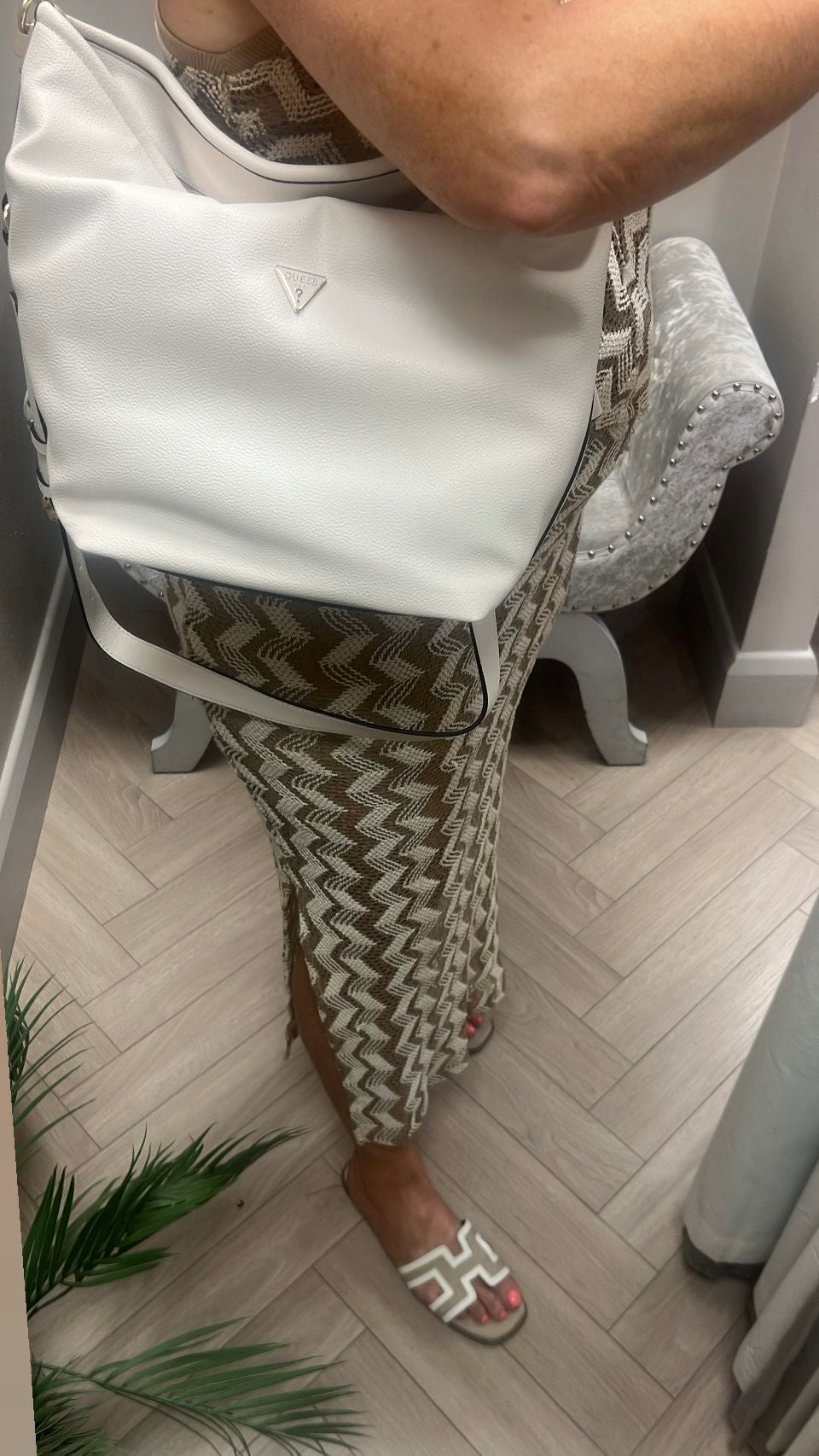 Guess DANYA Off White Bag. BG991802