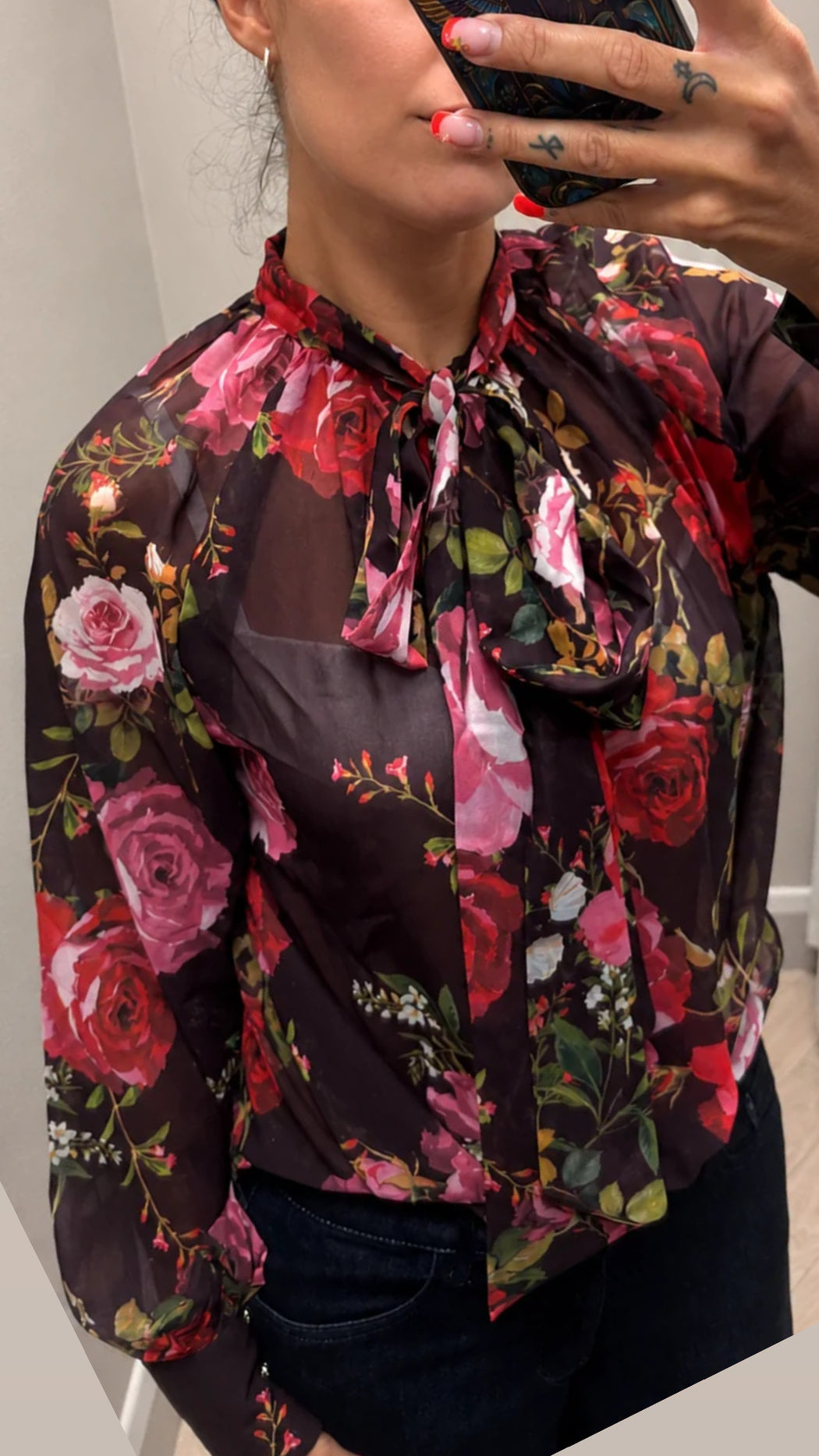Guess Audrine Bow Blouse. W5BH84W3022