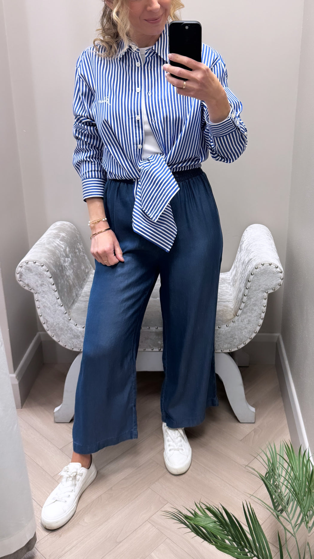 Guess blue and white striped  w6gh39w1849- sbob