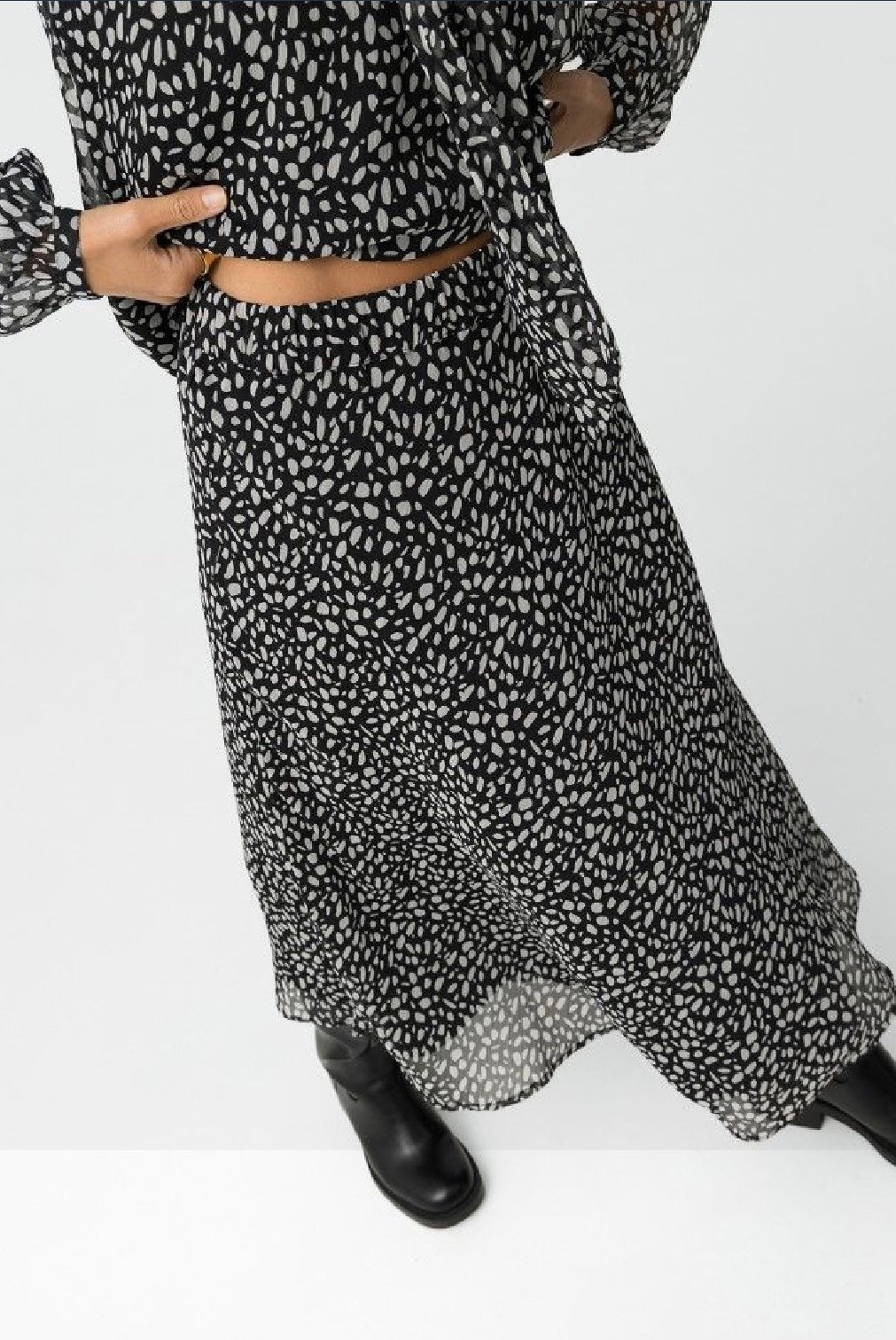 Dalmata polka dot elasticated waist midi skirt