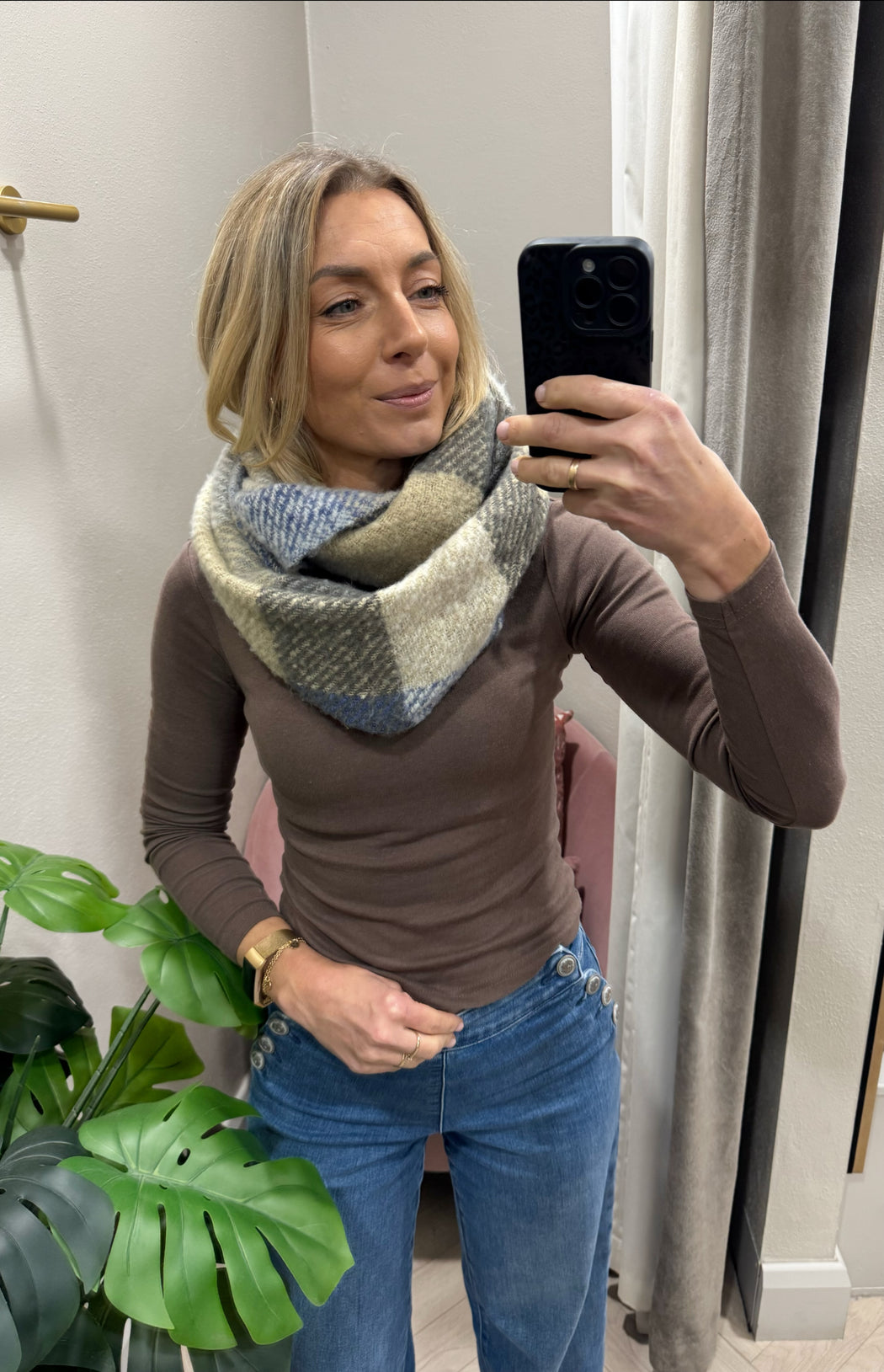 Lily snood scarf