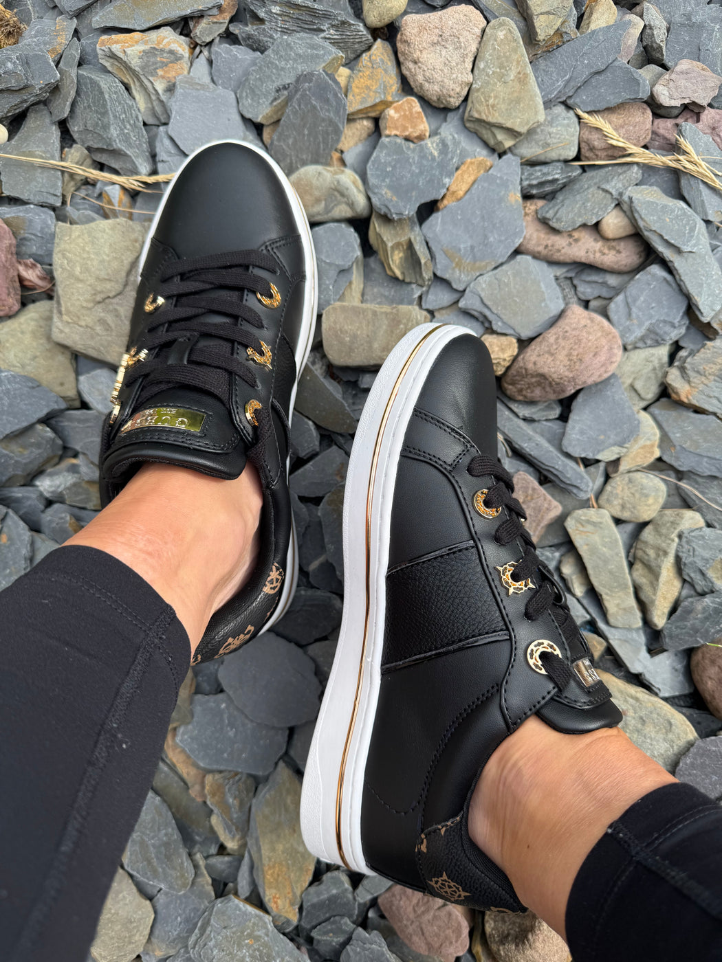 Guess stew black trainer