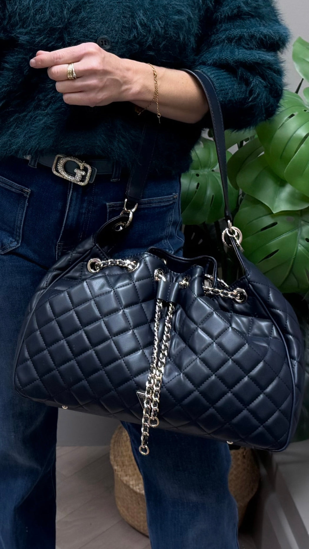 Guess Midnight JULIET Bag. QG245601