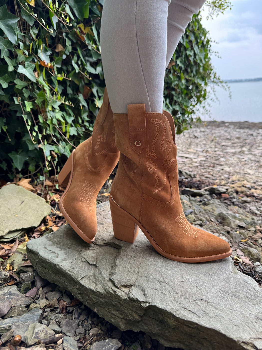 Guess 3/4 suede boots FLTSALSUE10
