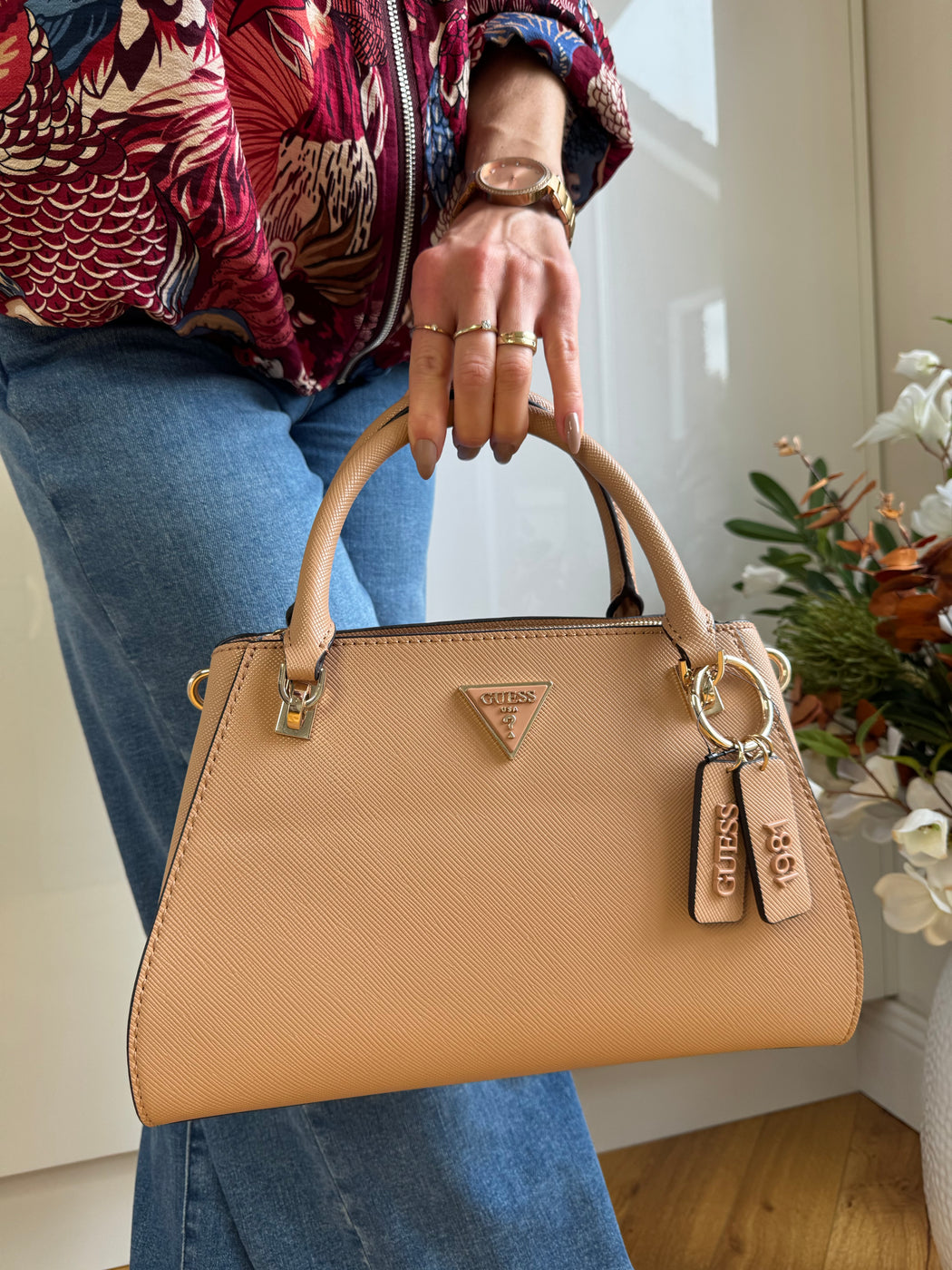 Guess beige noelle satchel bag ZG787907