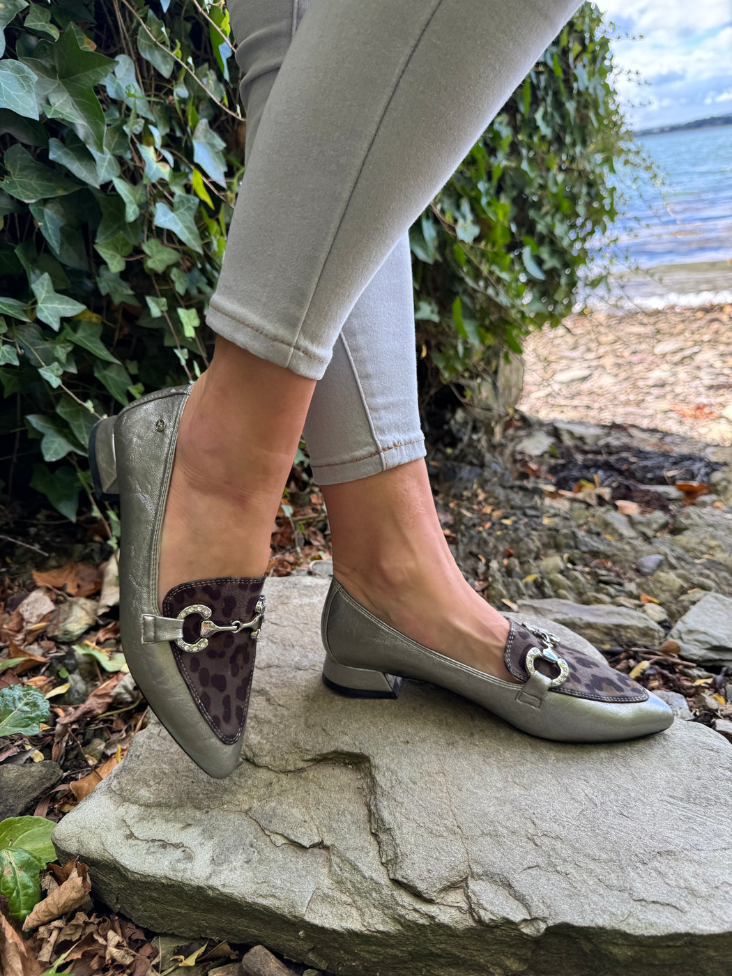 Dalat one Silver cheetah pointed loafer