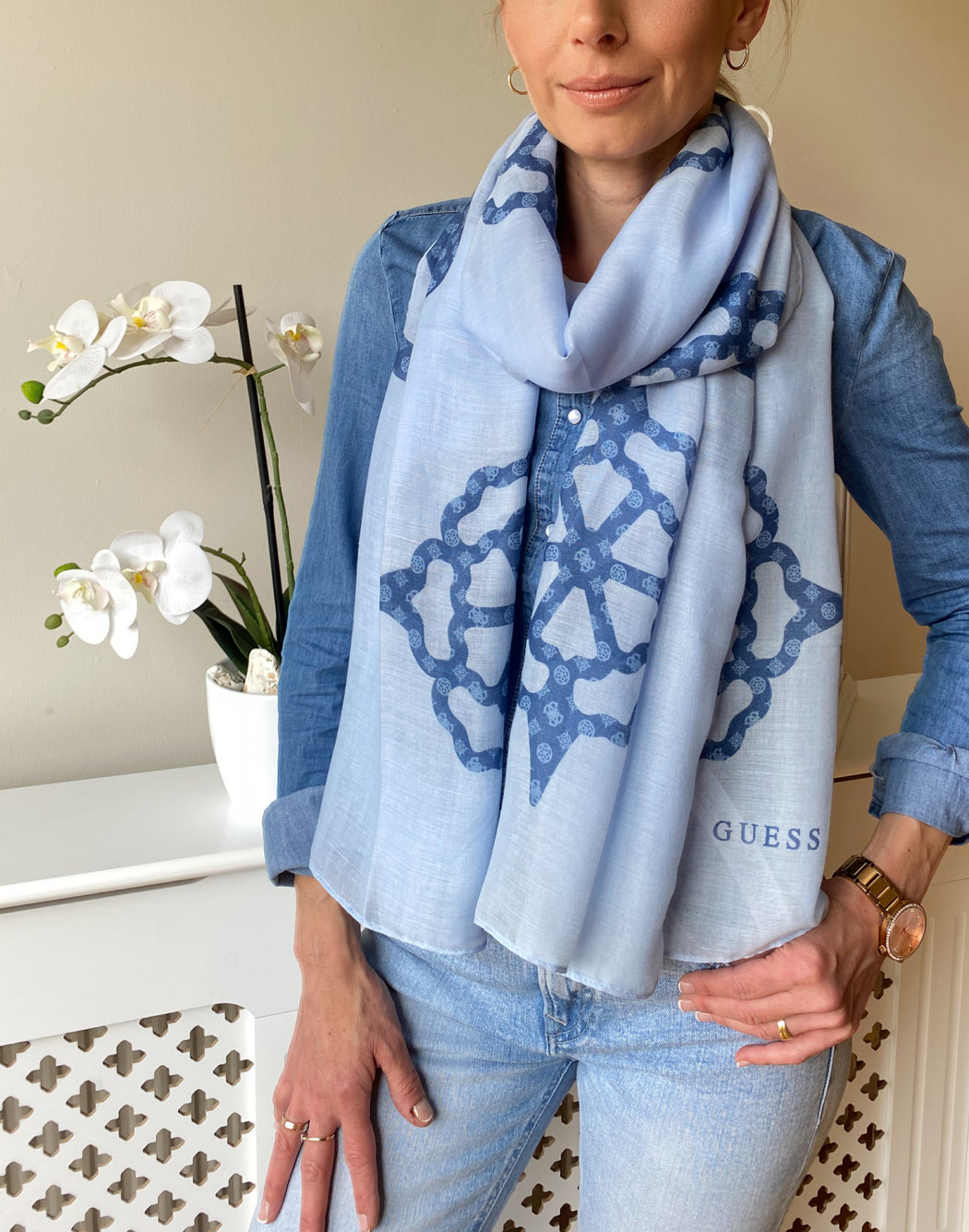 Guess blue scarf aw5133POL03