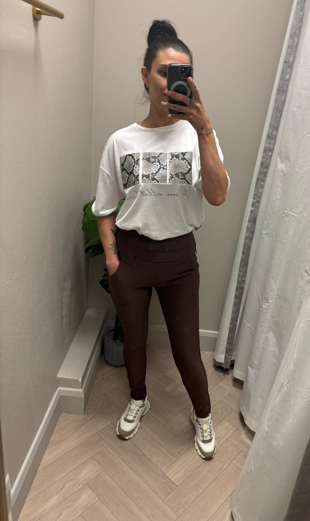Veny python tee