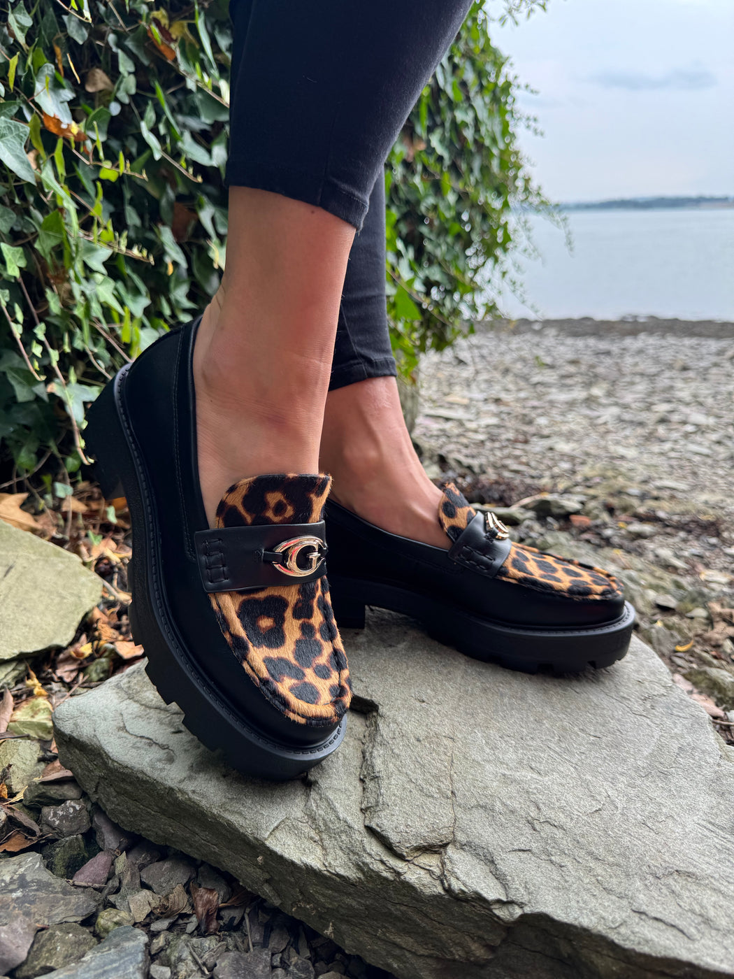 Guess black animal print loafer FLTYK2LEP14