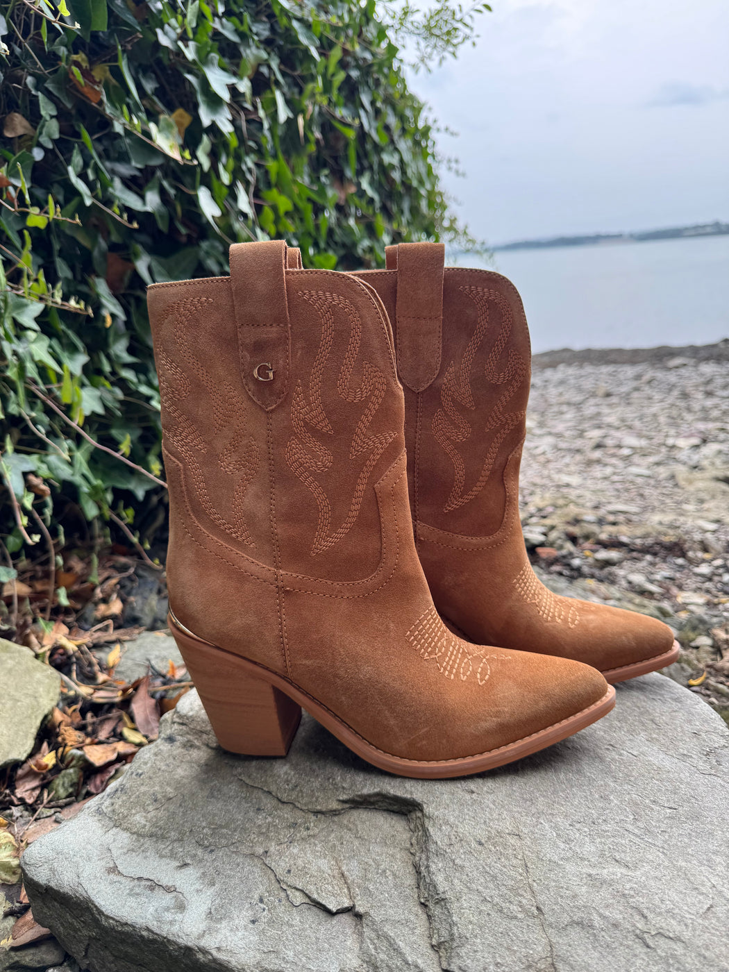 Guess 3/4 suede boots FLTSALSUE10