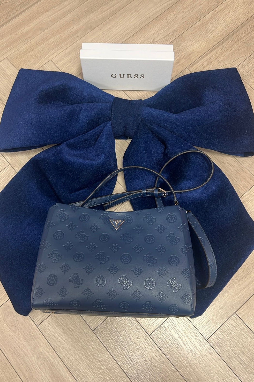 Guess Midnight TISHA Bag. PD776407