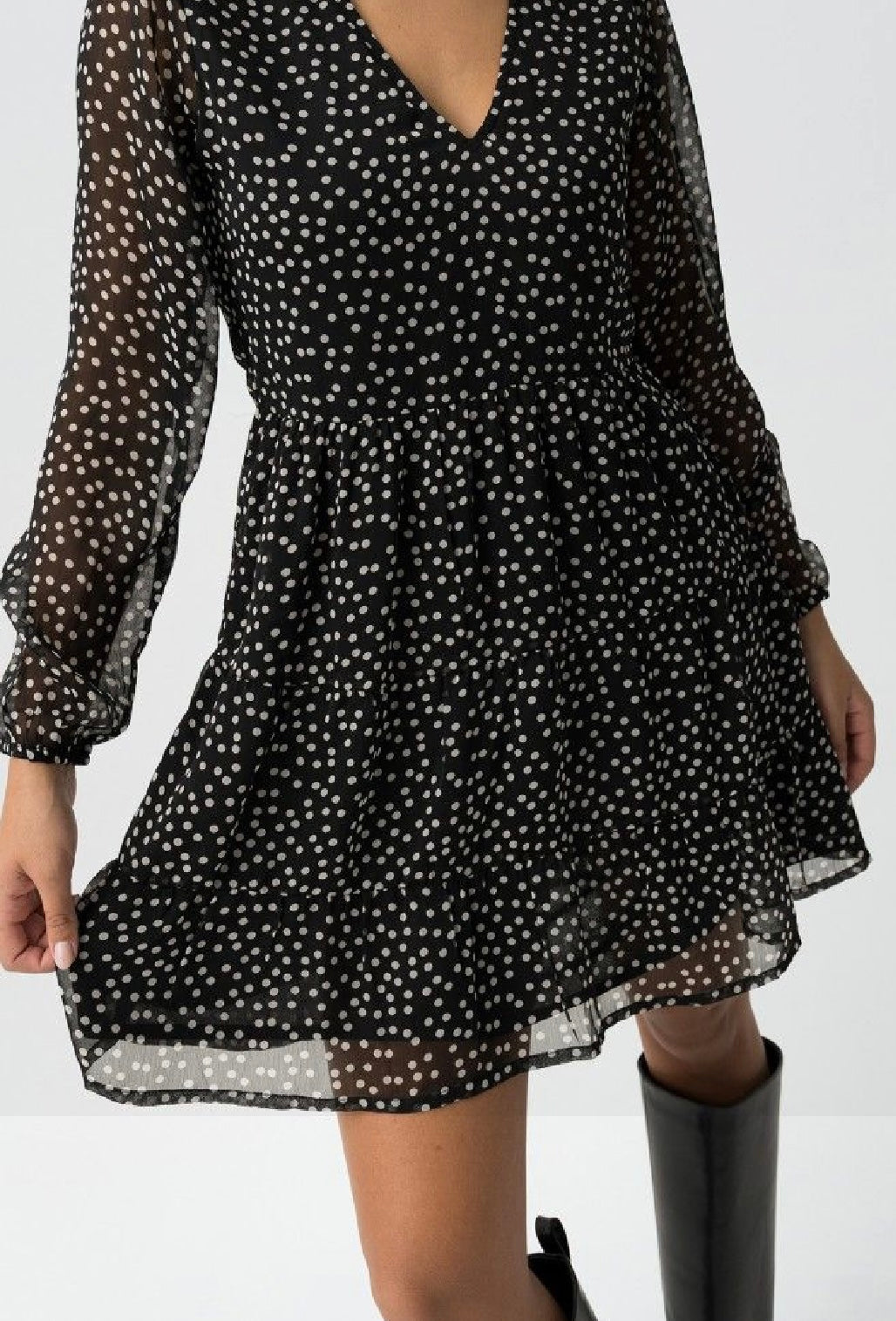Fuego black polka dot skater