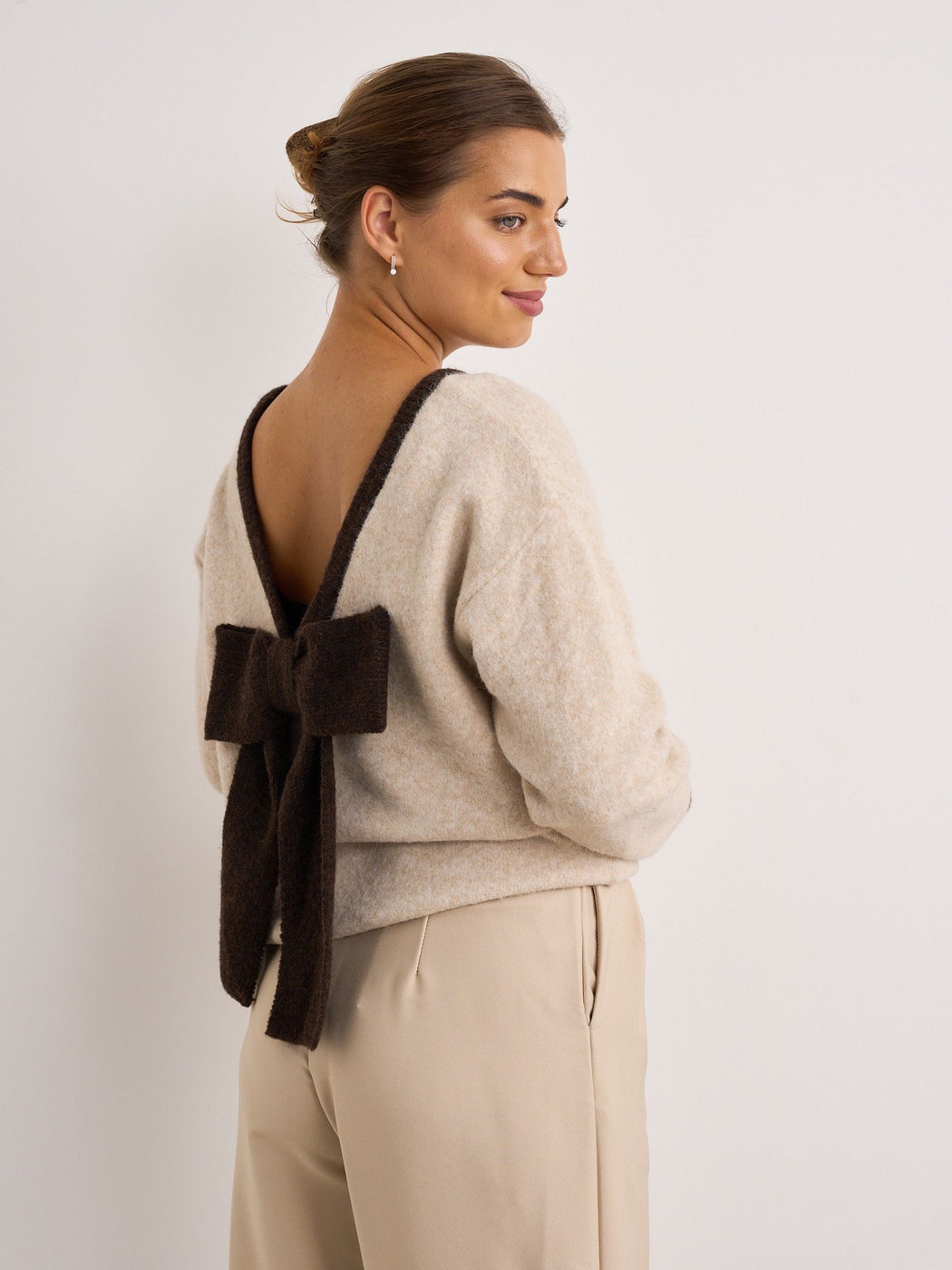 Kass bow back knit