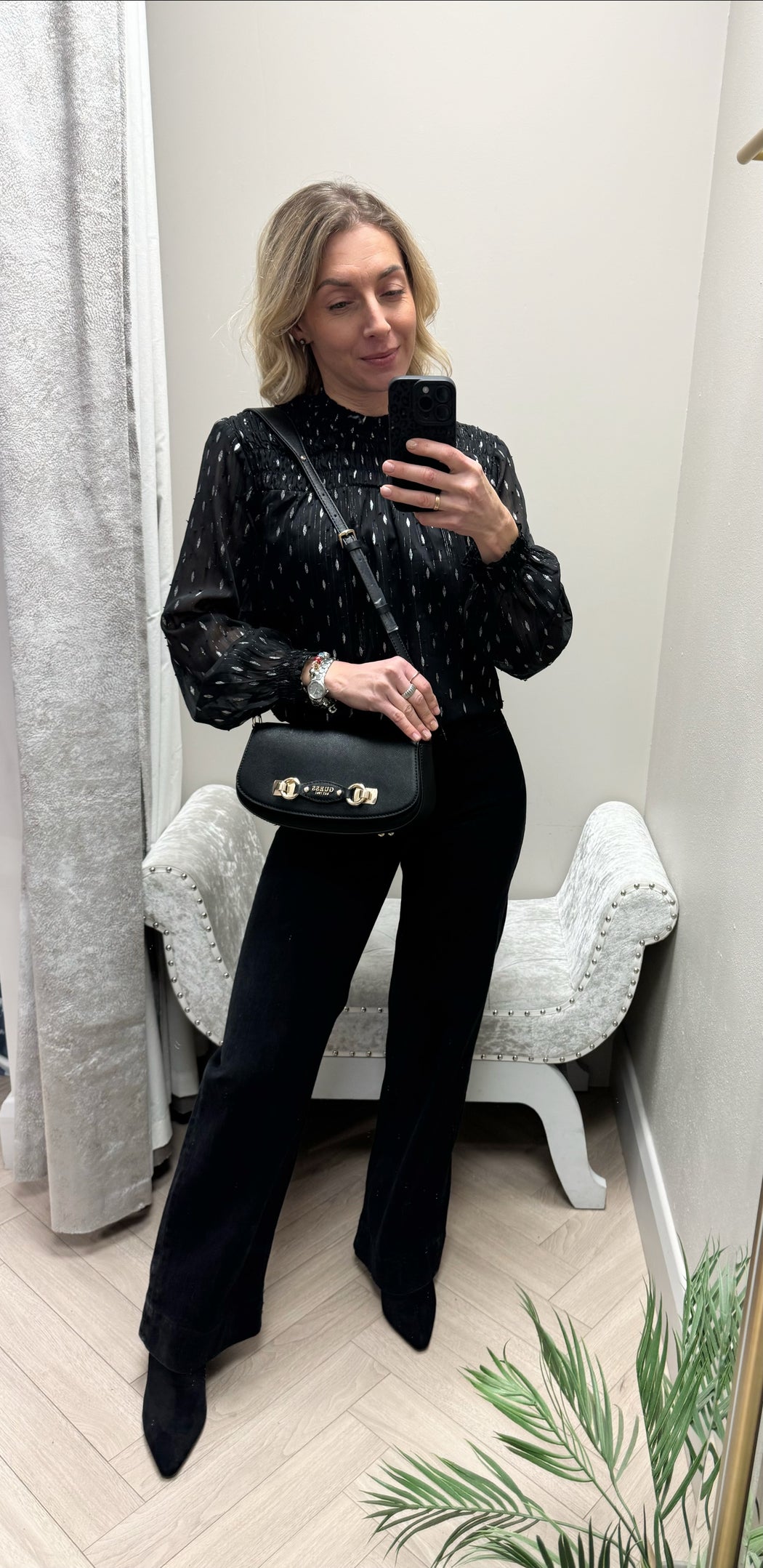 Guess Black MIMINA Bag. BG801520