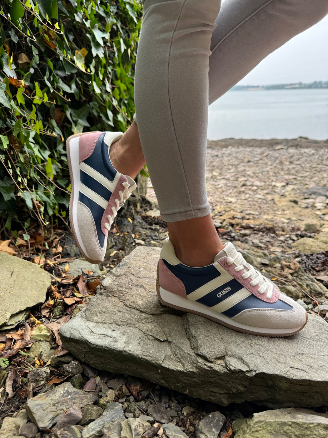 Guess pink/navy trainers FLTSAPLEP12