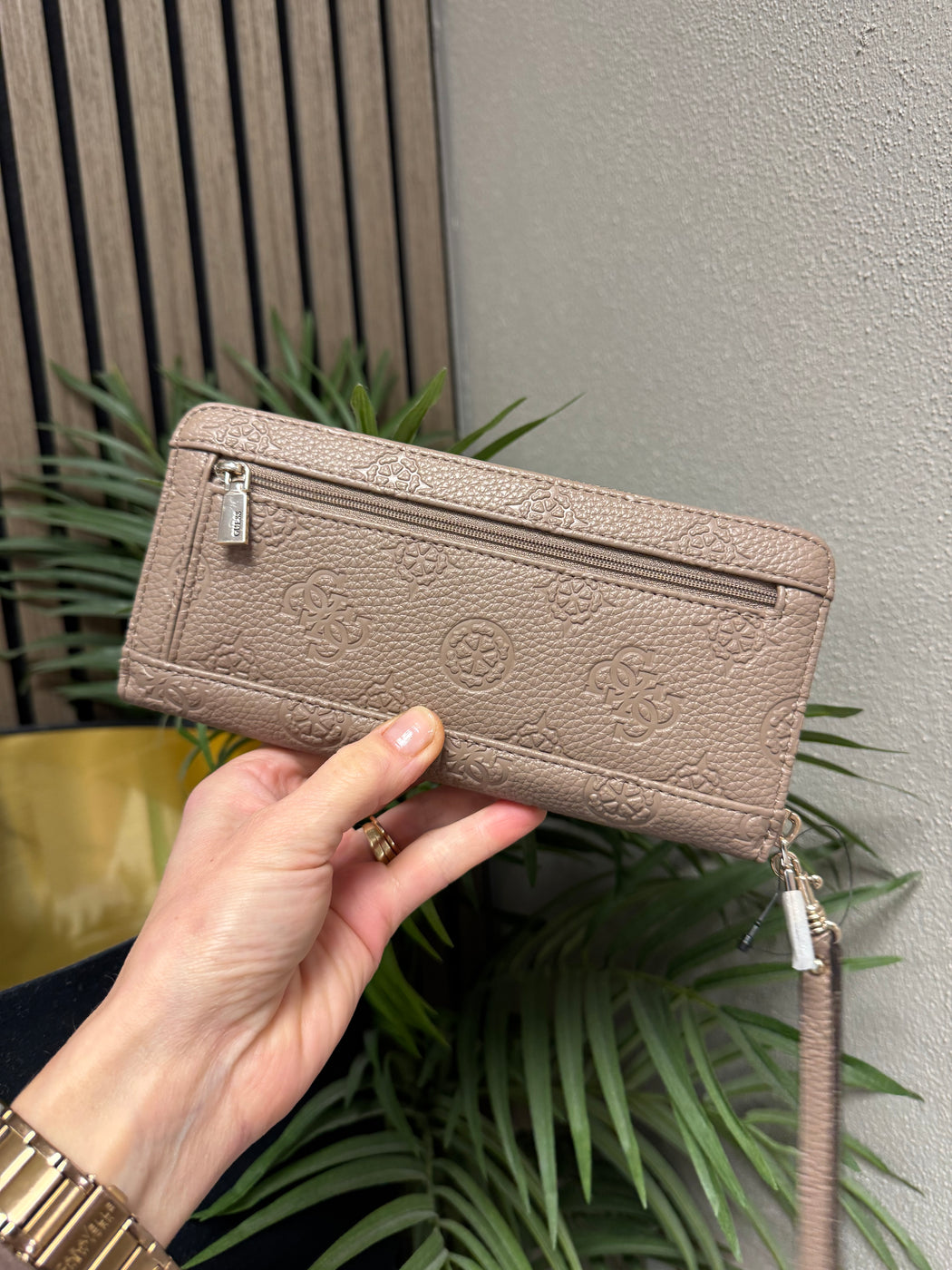 Guess PD9888146 DARK TAUPE LOGO
CRESIDIA II SLG